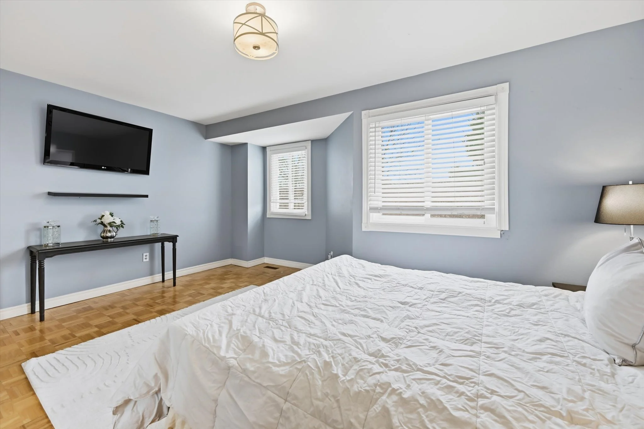 24-26 Moss Blvd 51-024.jpg
