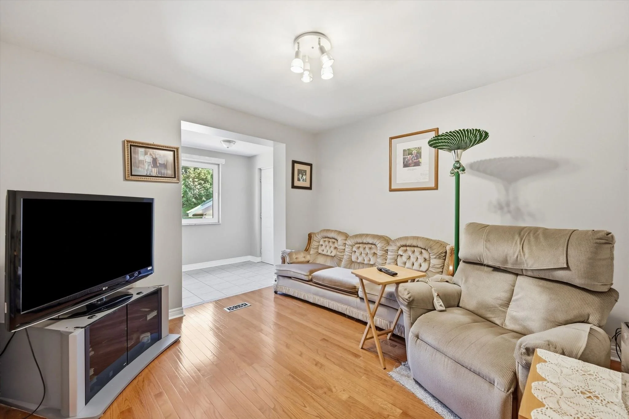 30-305 Queen Mary Dr-030.jpg