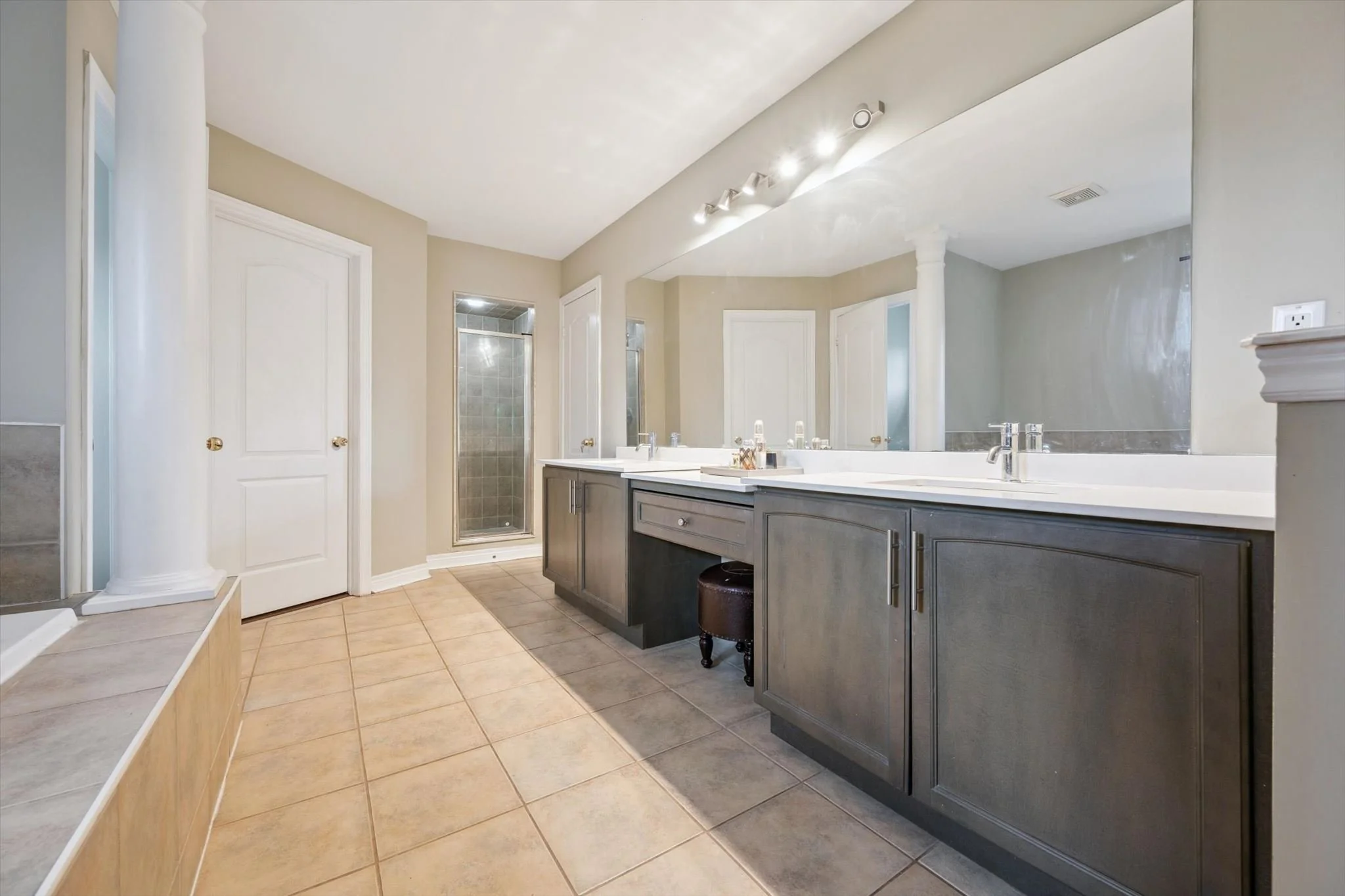26-Creek Path Ave 026.jpg