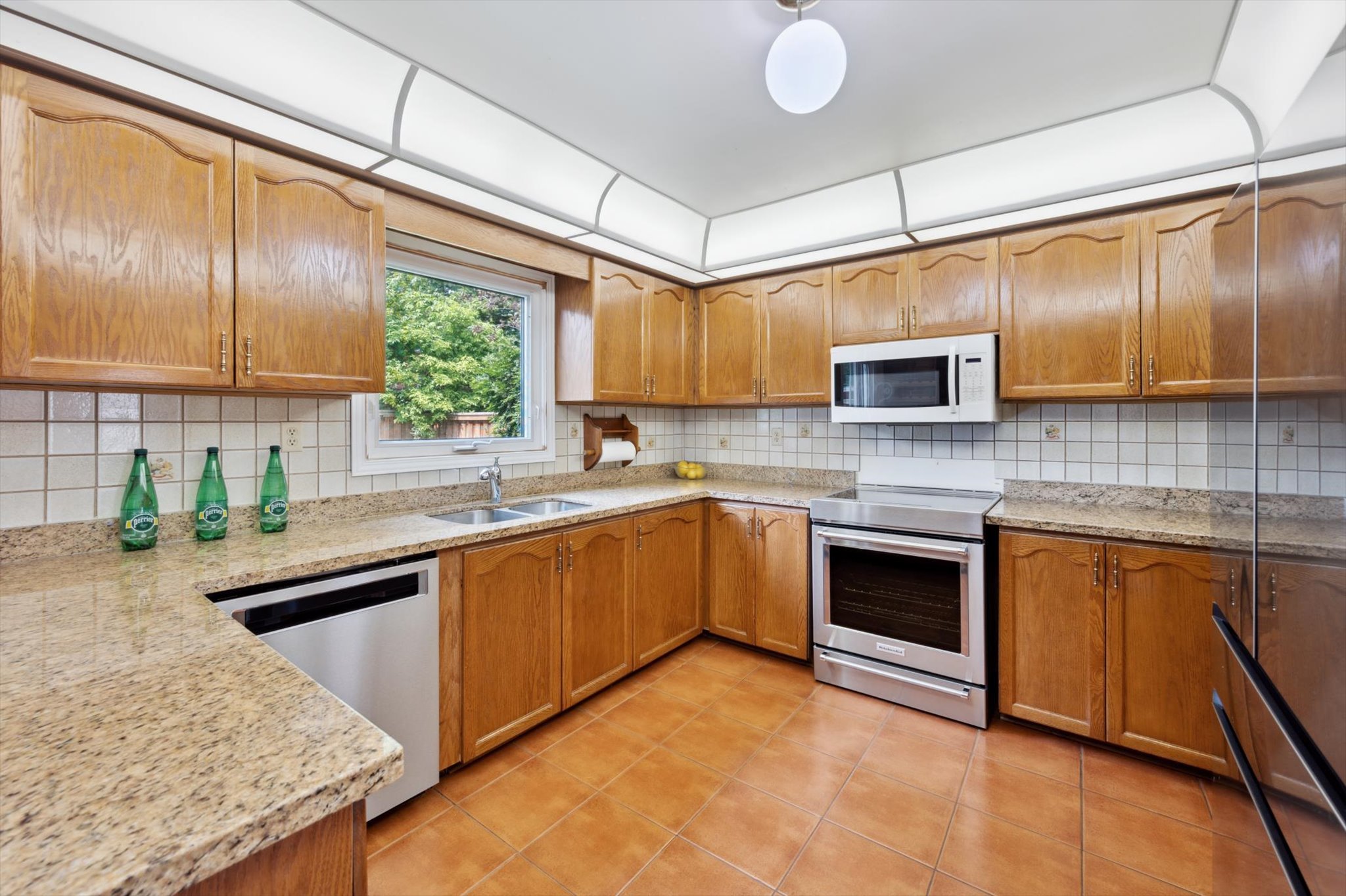 12-Warner Dr 012.jpg