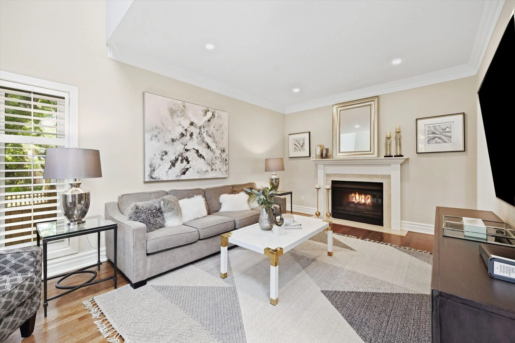 19-340 Oakridge Ct-016.jpg