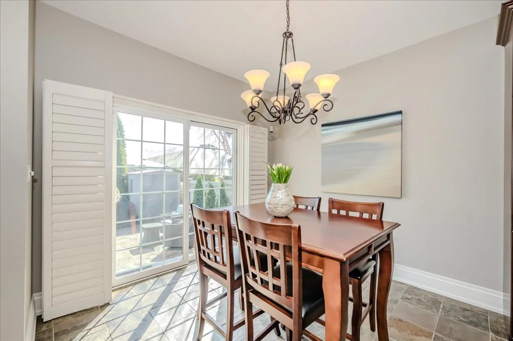 2247 Dewsbury Drive - Breakfast Area 1.jpg