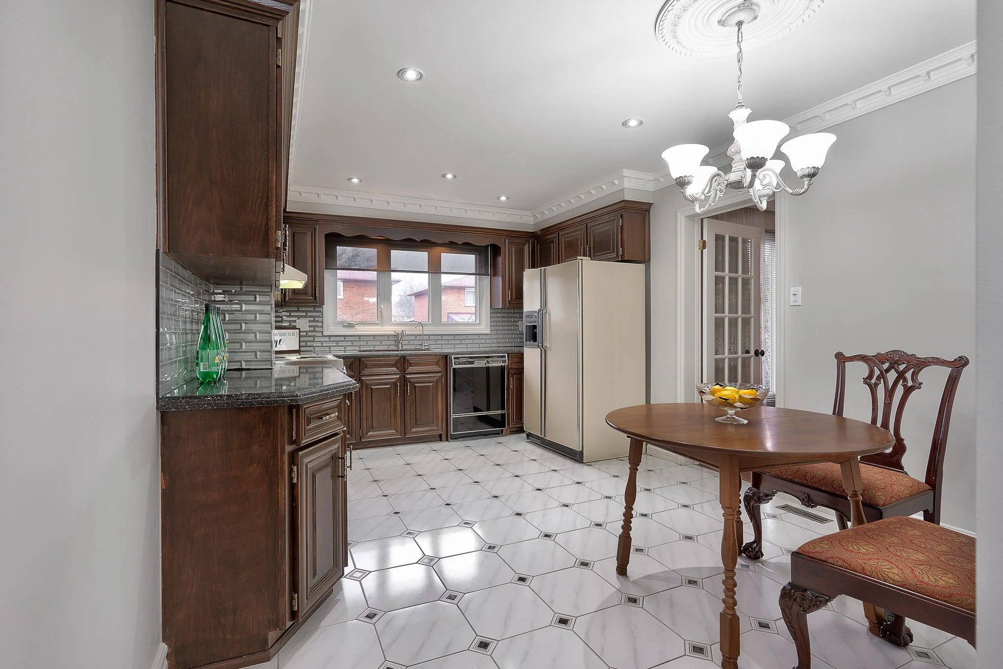2581 Cynara Road - Kitchen 1.jpg