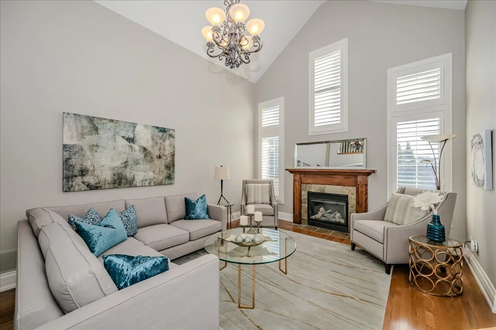 2247 Dewsbury Drive - Living Room 1.jpg