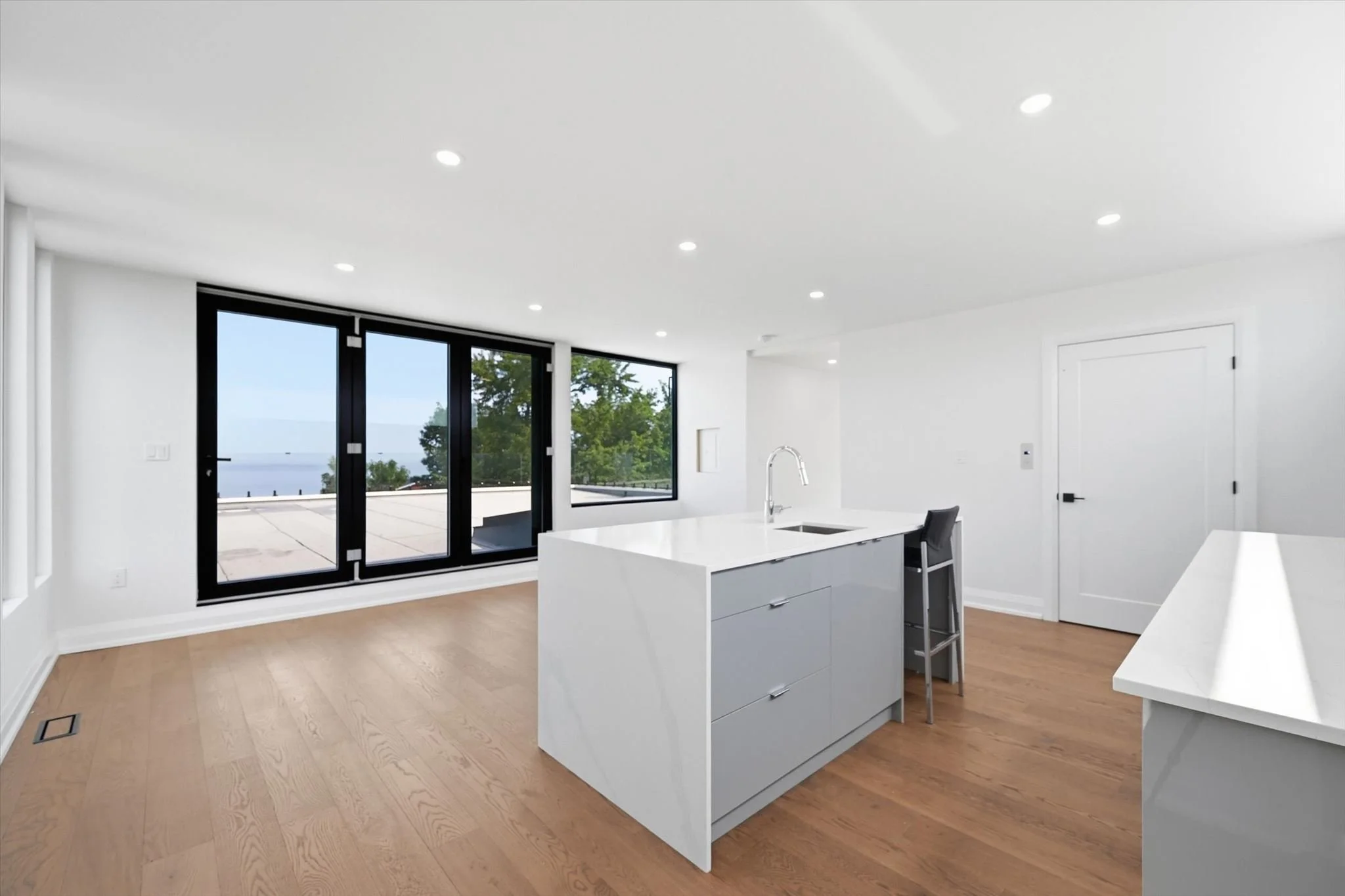 58-36 Windemere Rd-057.jpg