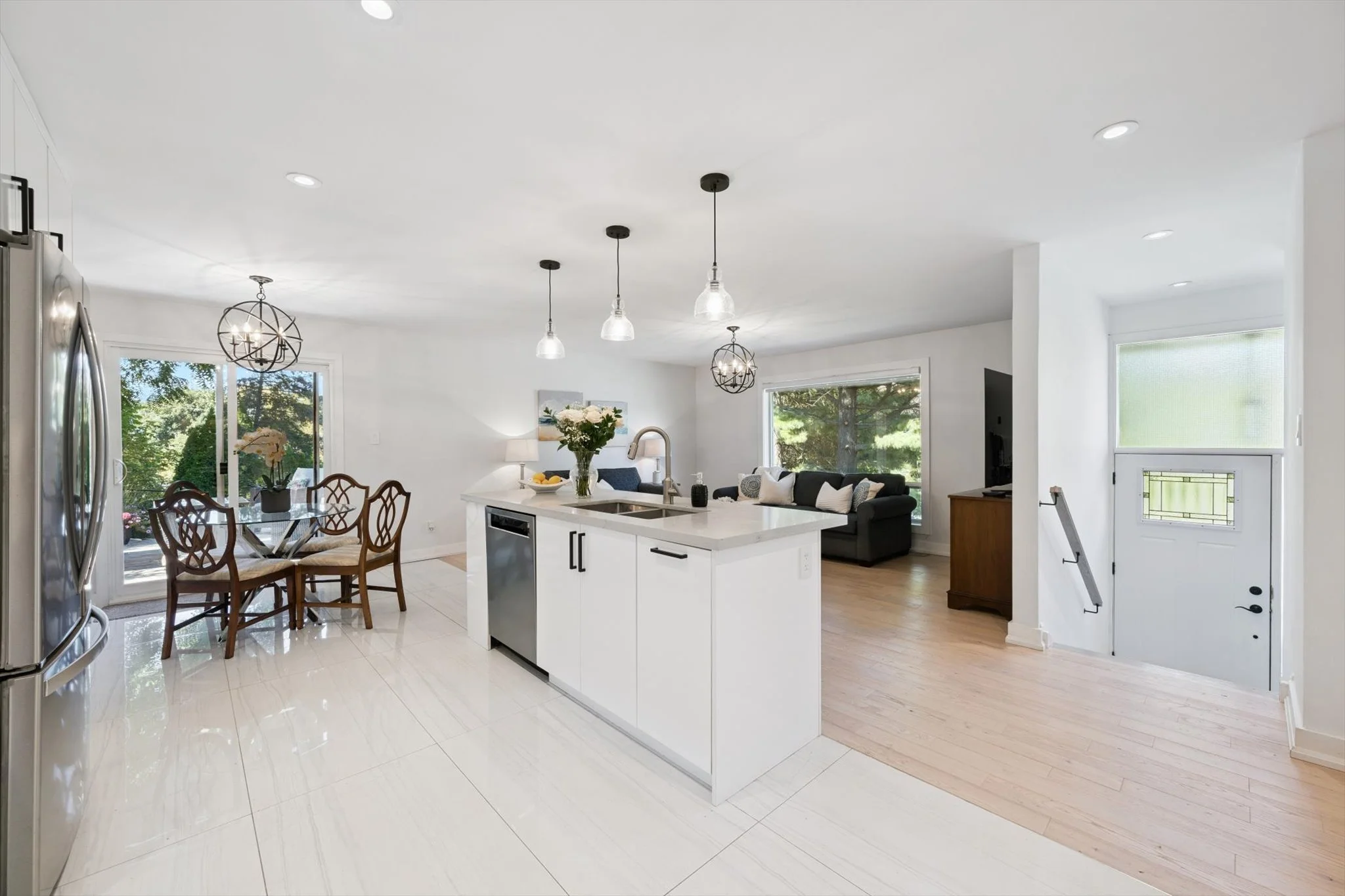 14-Hillavon Dr 014.jpg