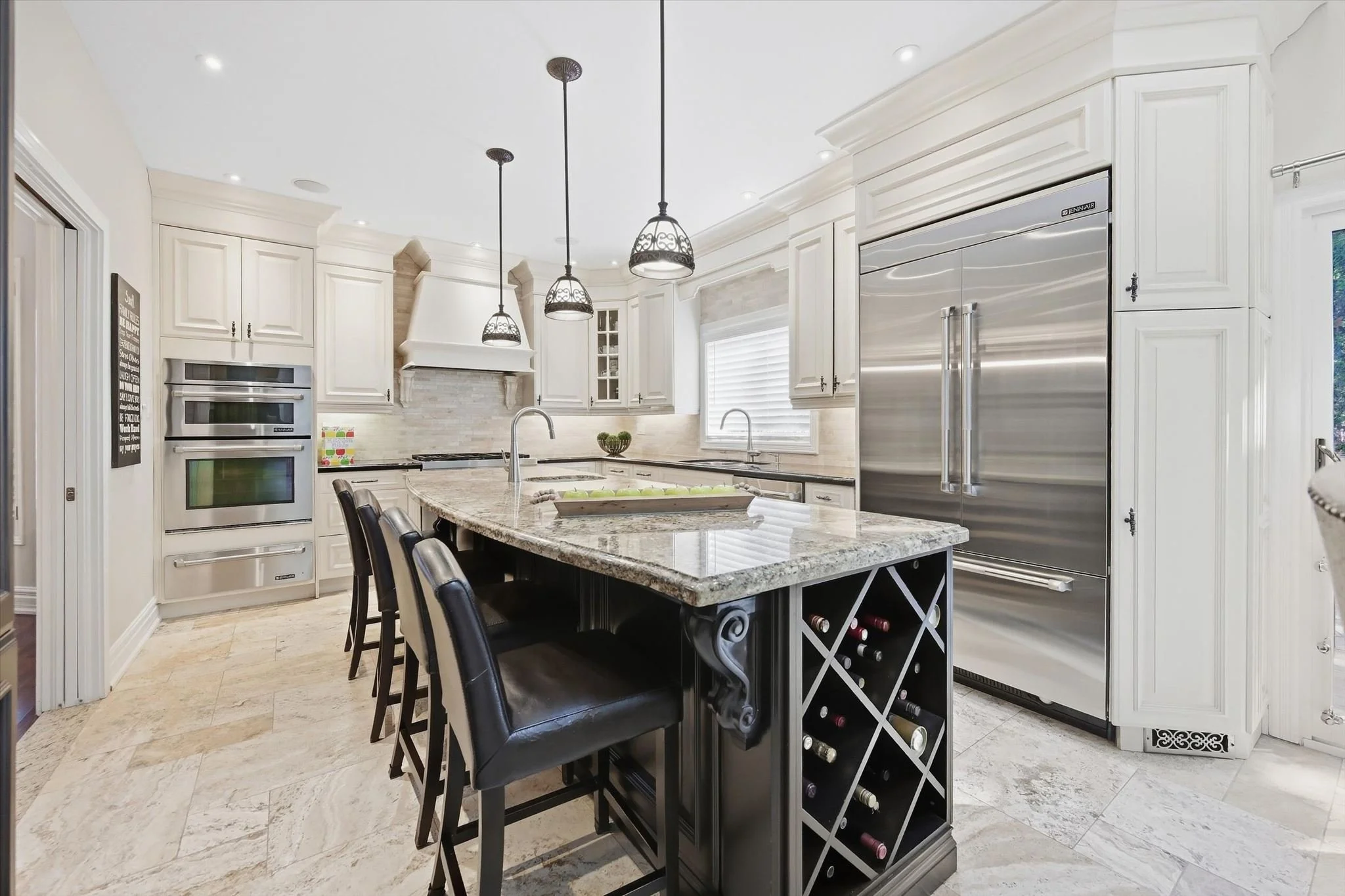 23-340 Oakridge Ct-020.jpg