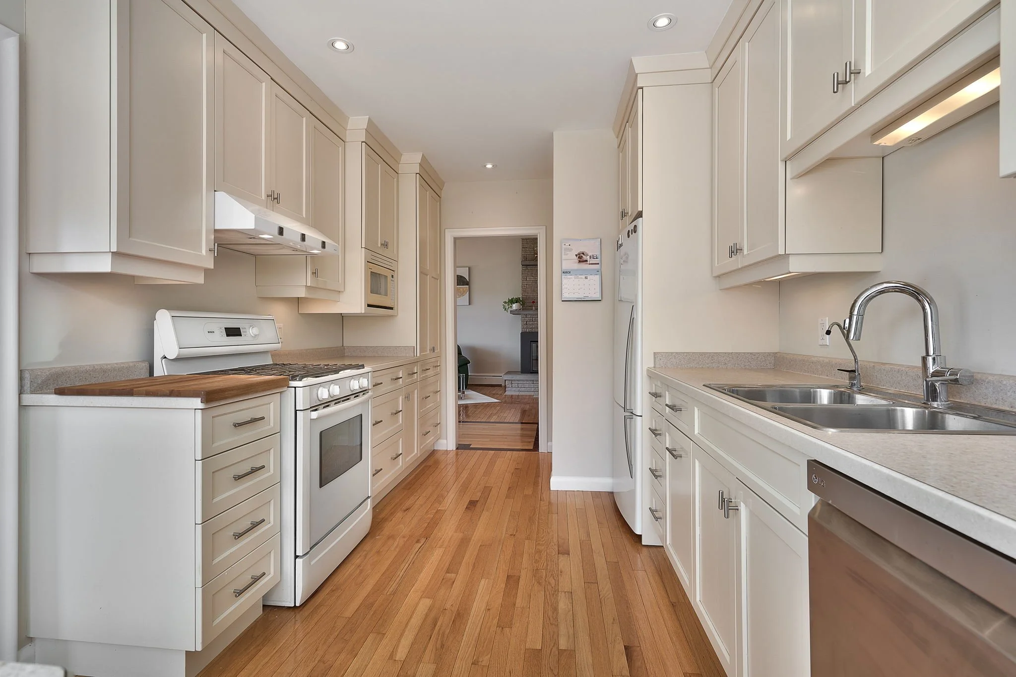 Kitchen 1.jpg