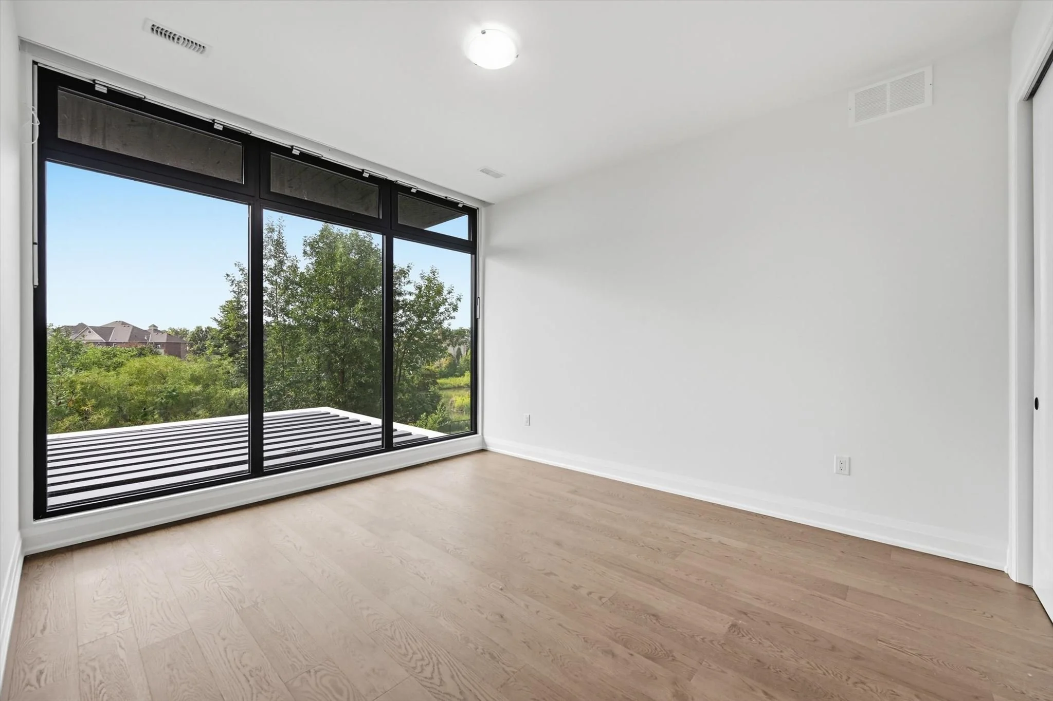 46-36 Windemere Rd-045.jpg