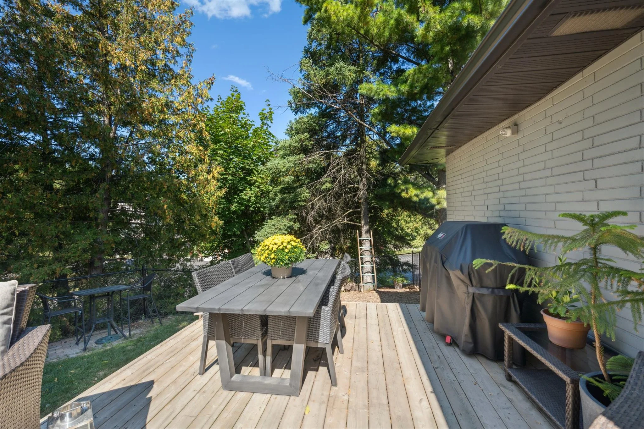 33-Hillavon Dr 033.jpg