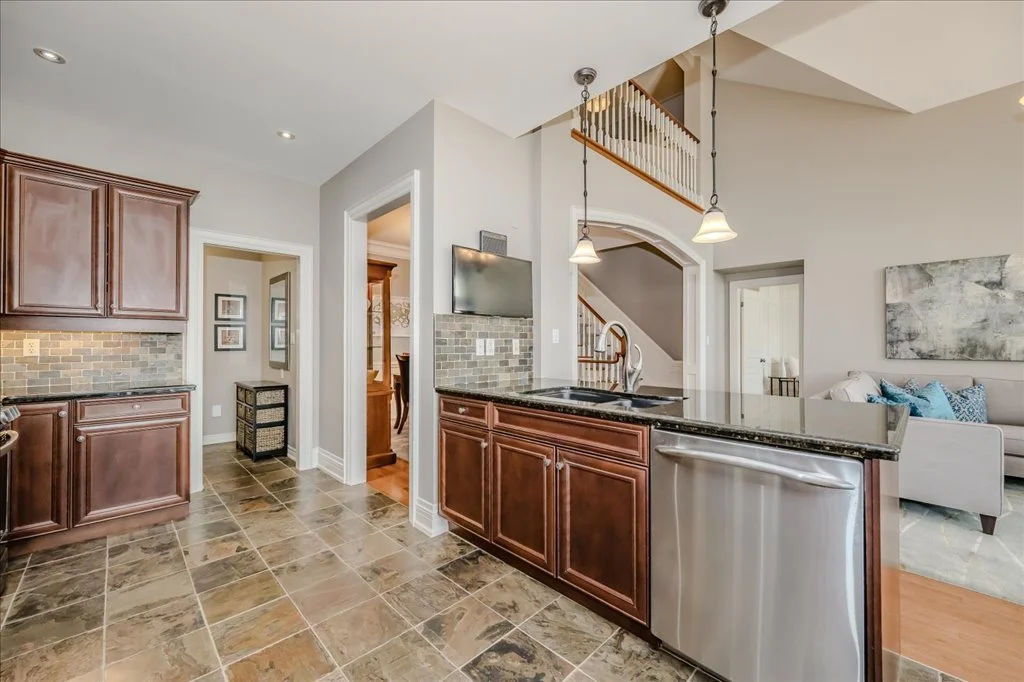 2247 Dewsbury Drive - Kitchen 3.jpg