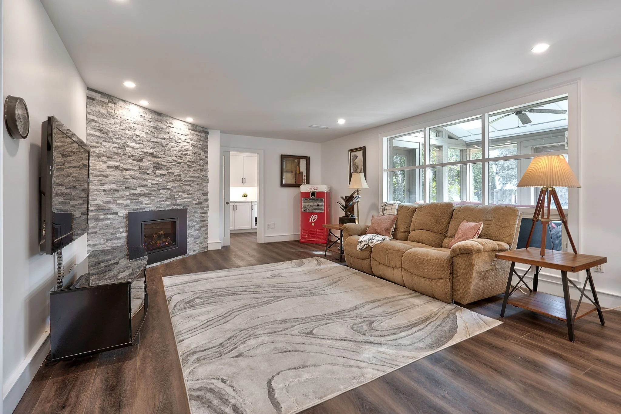 LL Family Room 1.jpg