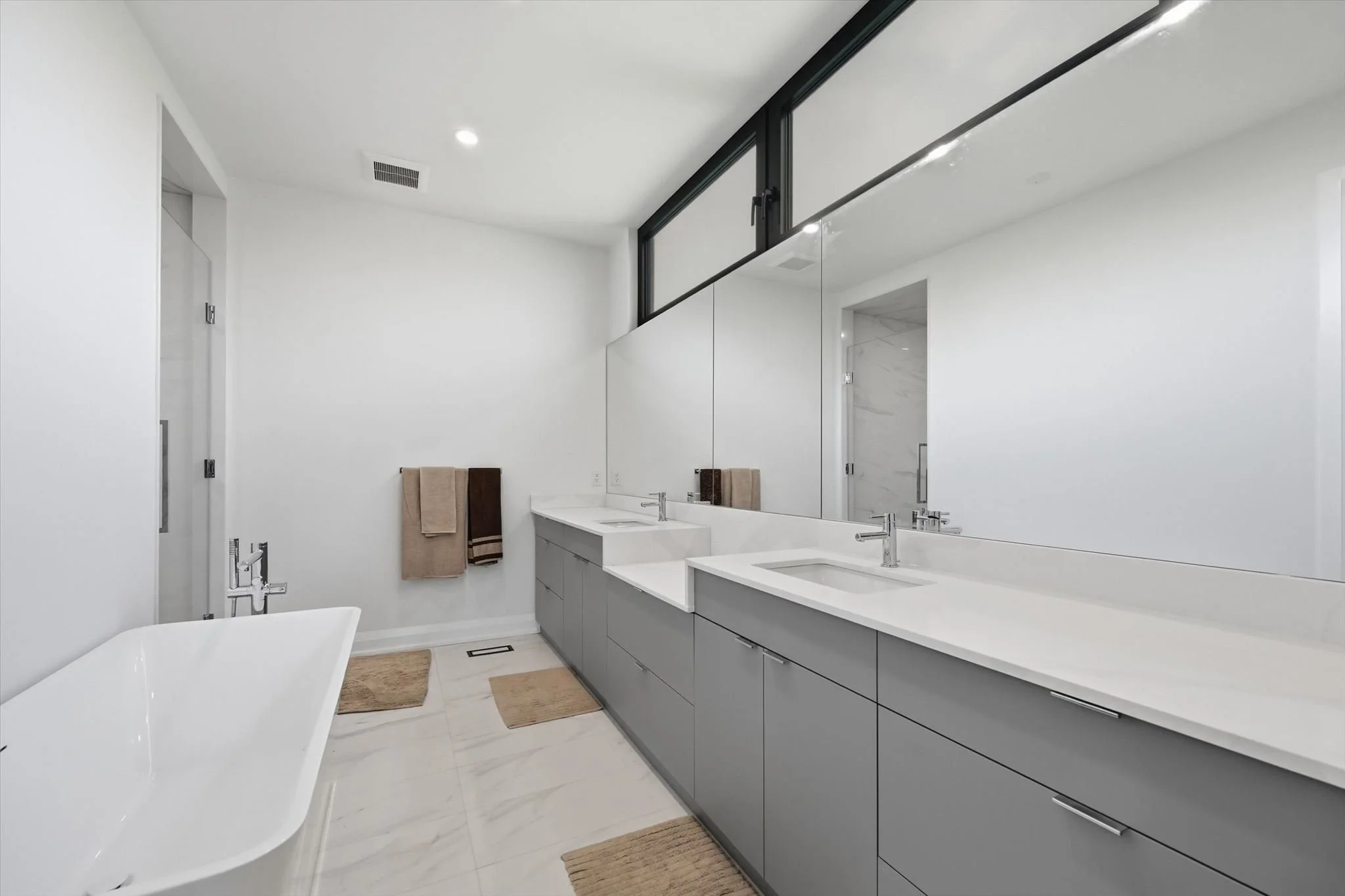 41-36 Windemere Rd-040.jpg