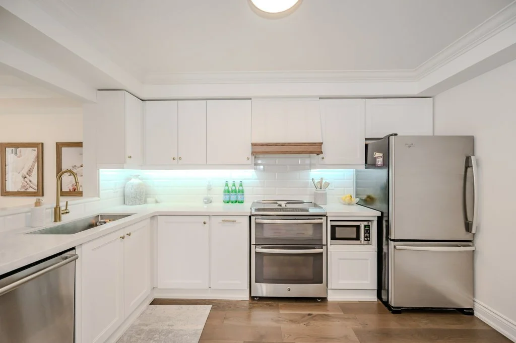 2095 Glenhampton Road - Kitchen 5.jpg