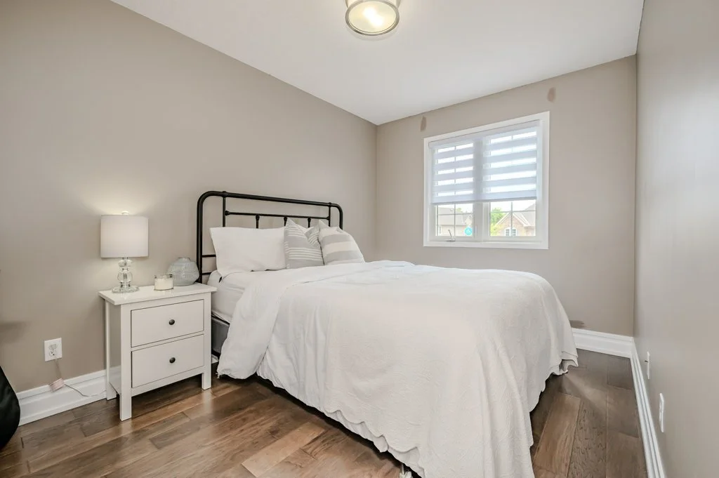 2095 Glenhampton Road - Bedroom 2 - 1.jpg