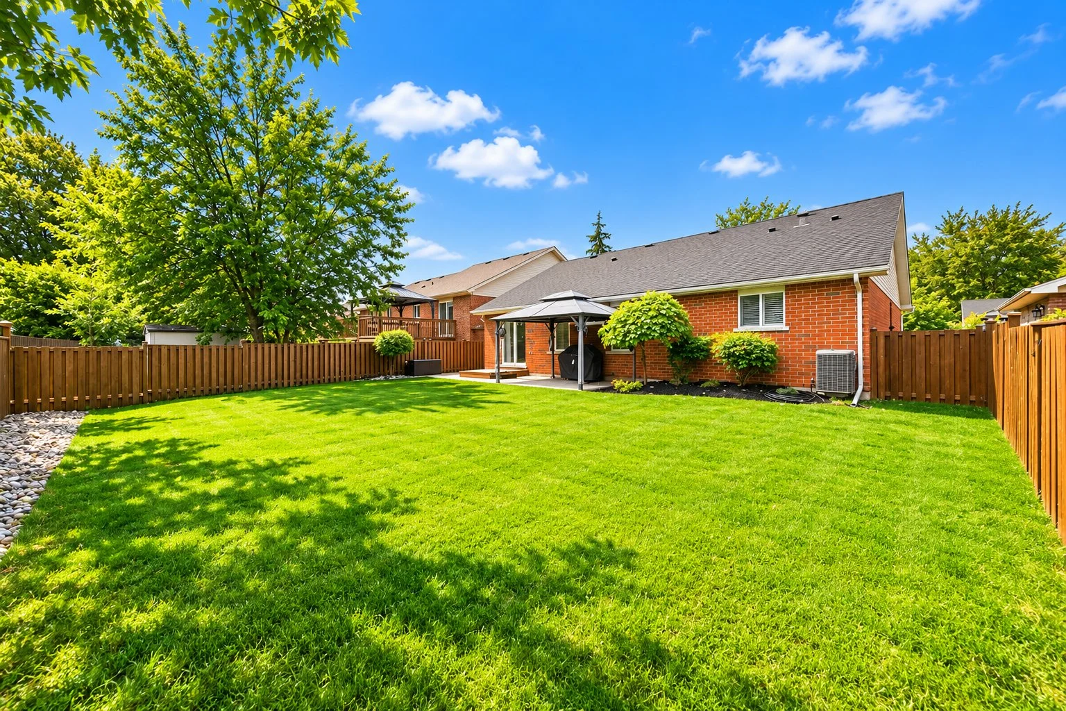 32-44 Thorold Ave-032 Edit.jpg