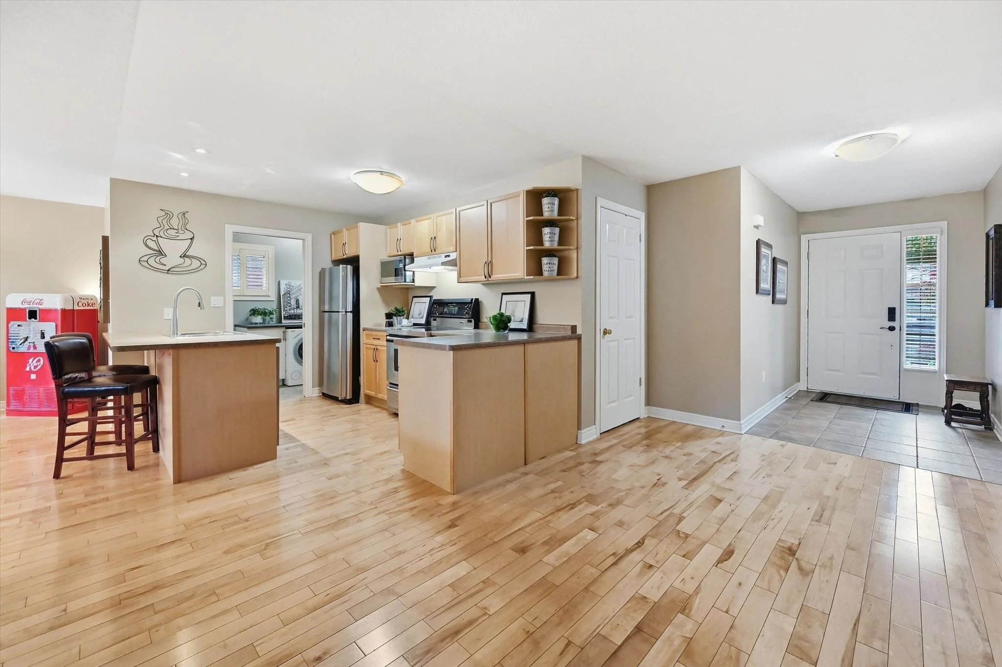 07-44 Thorold Ave-007.jpg