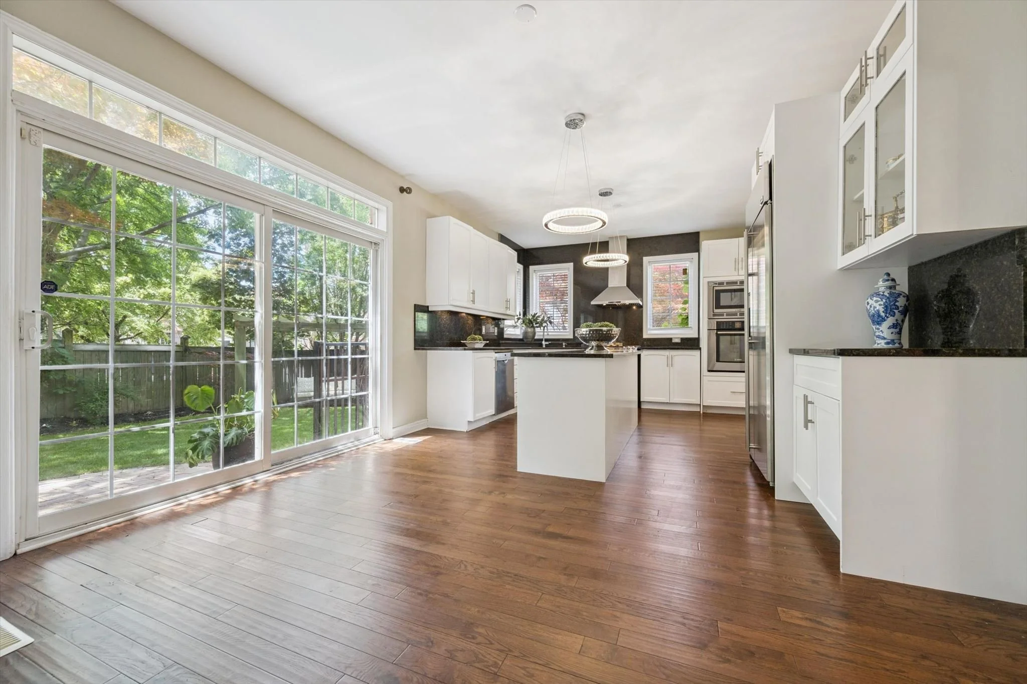 16-Creek Path Ave 016.jpg
