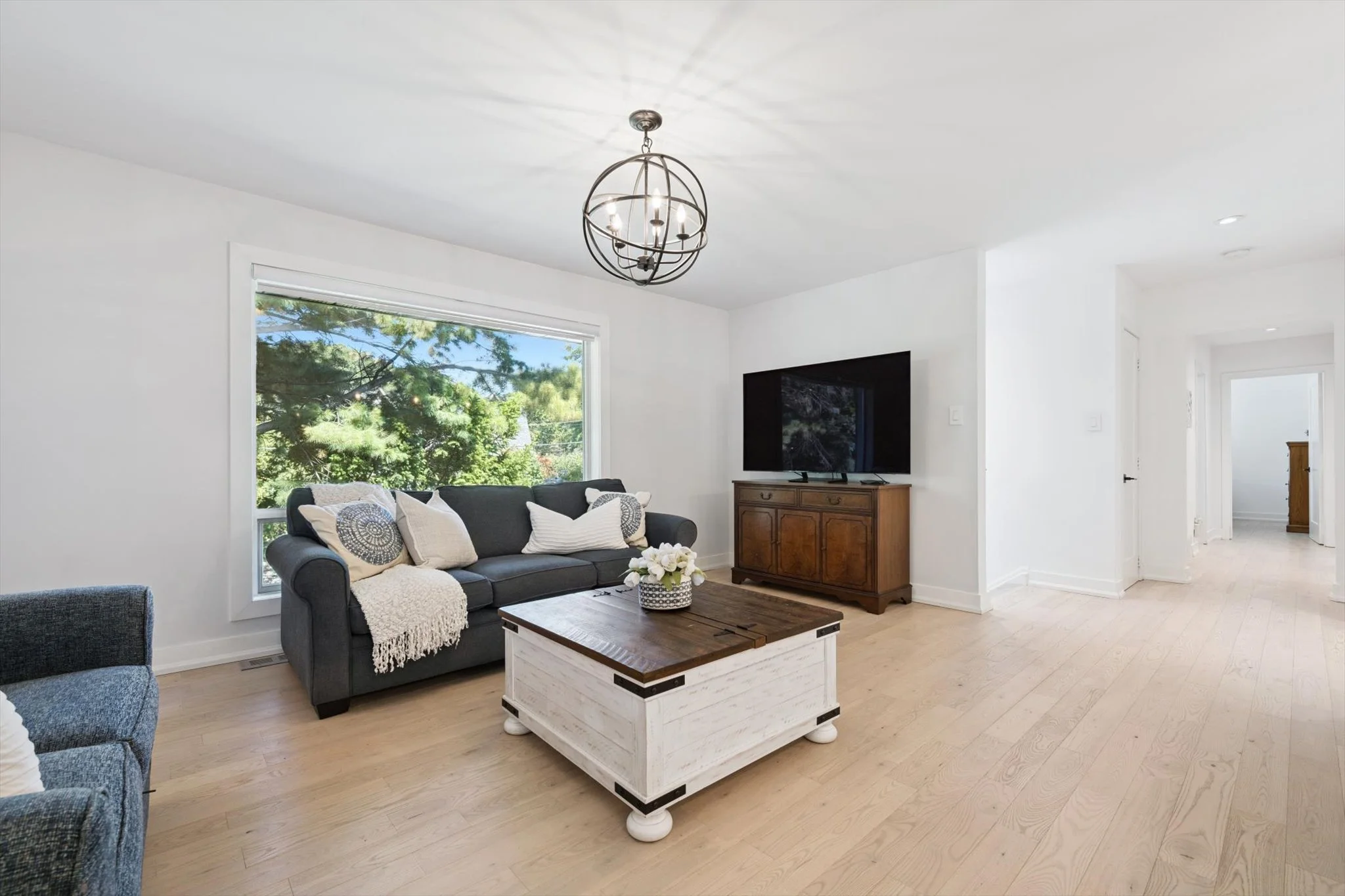 08-Hillavon Dr 008.jpg