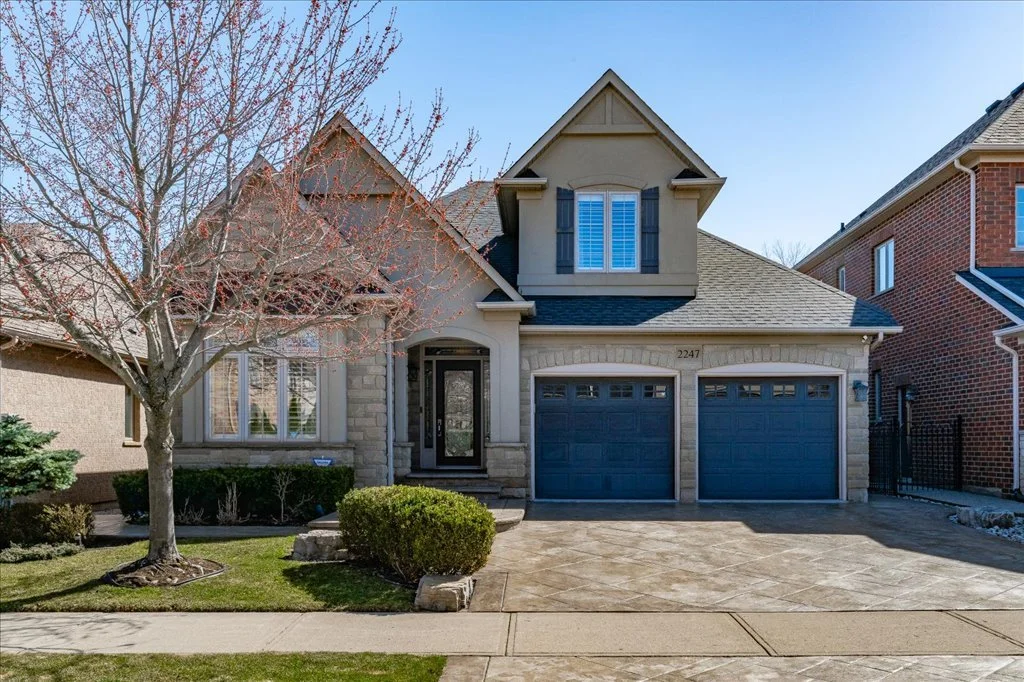 2247 Dewsbury Drive, Oakville