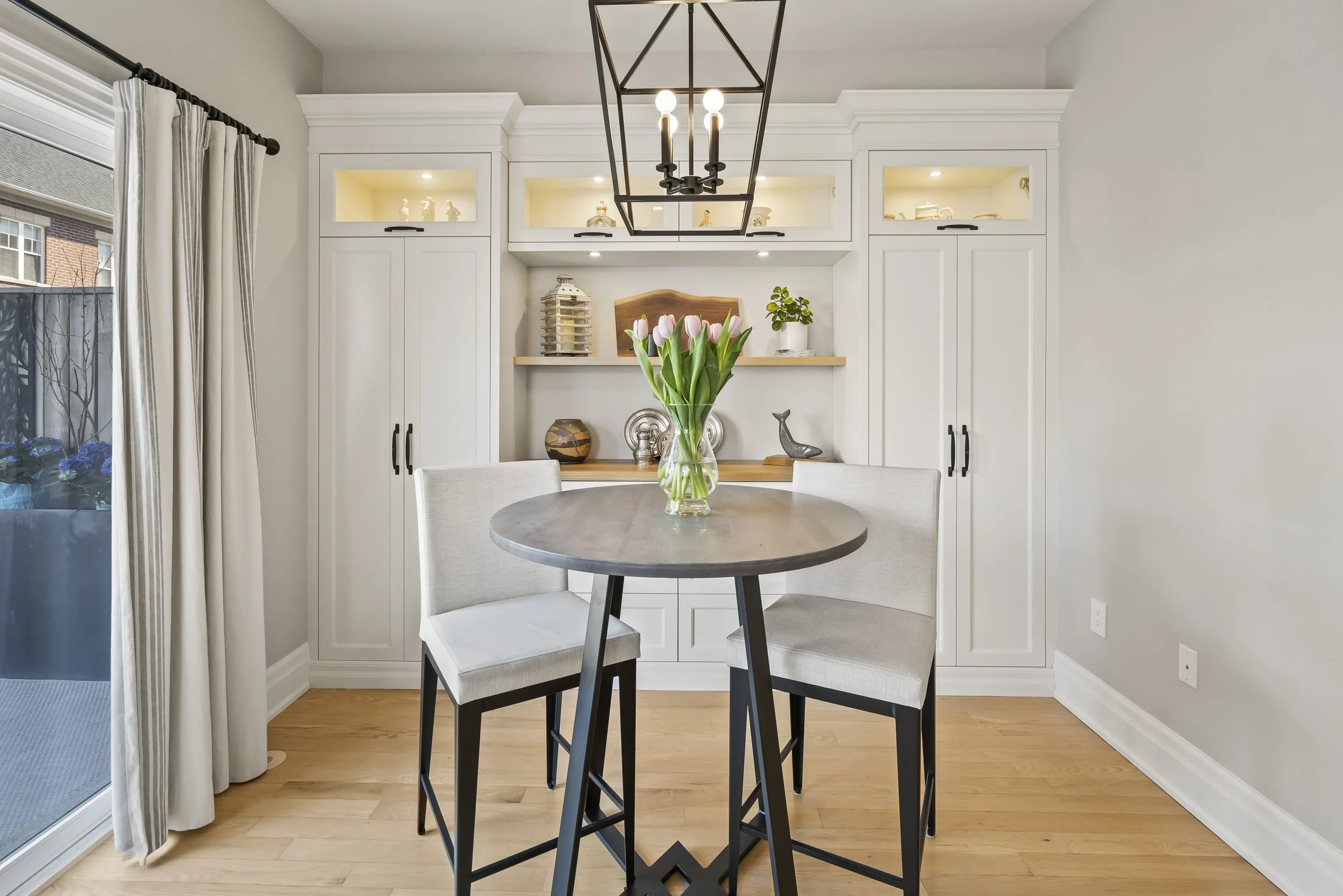 Kitchen - Breakfast Area 1.jpg
