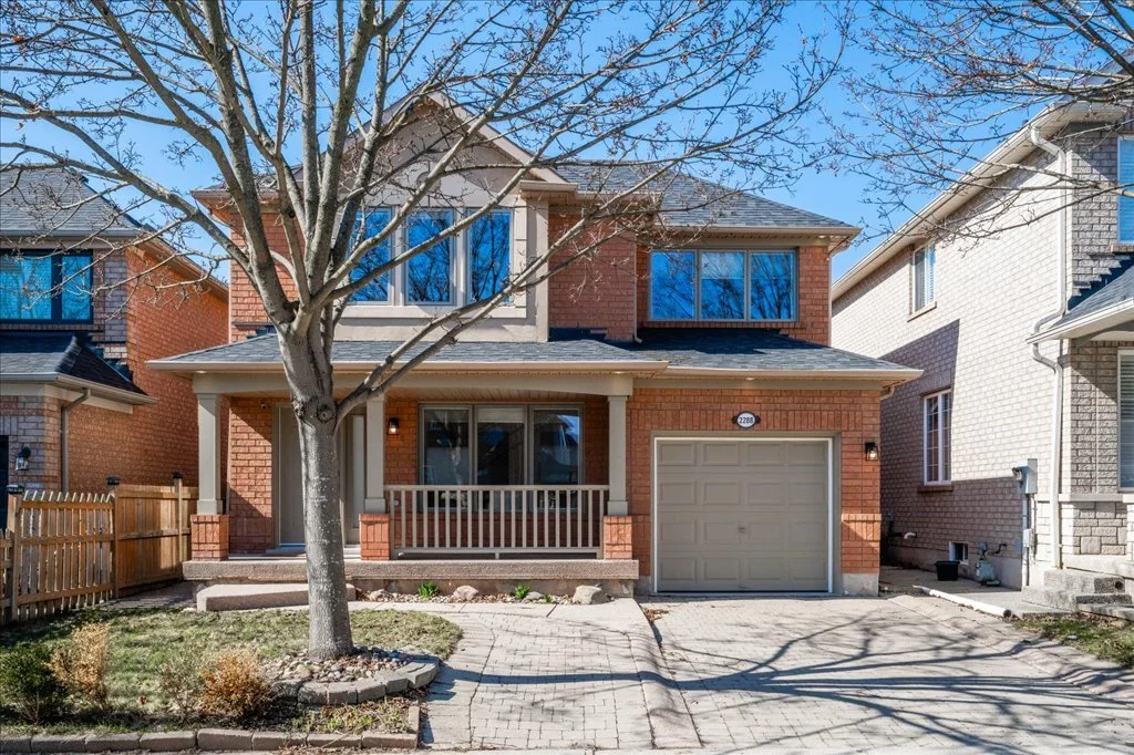 2288 Guildstone Crescent, Oakville
