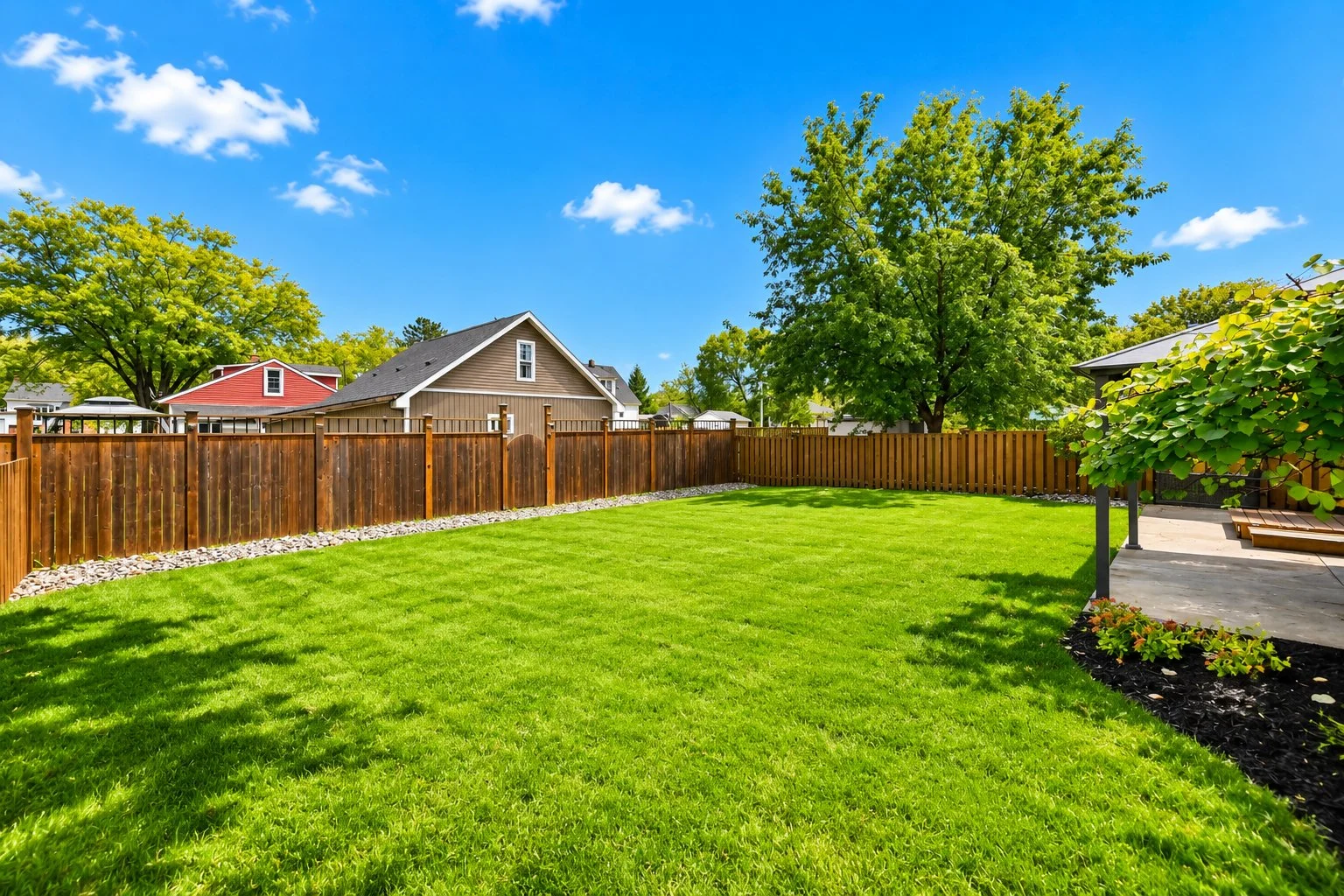 33-44 Thorold Ave-033 Edit.jpg