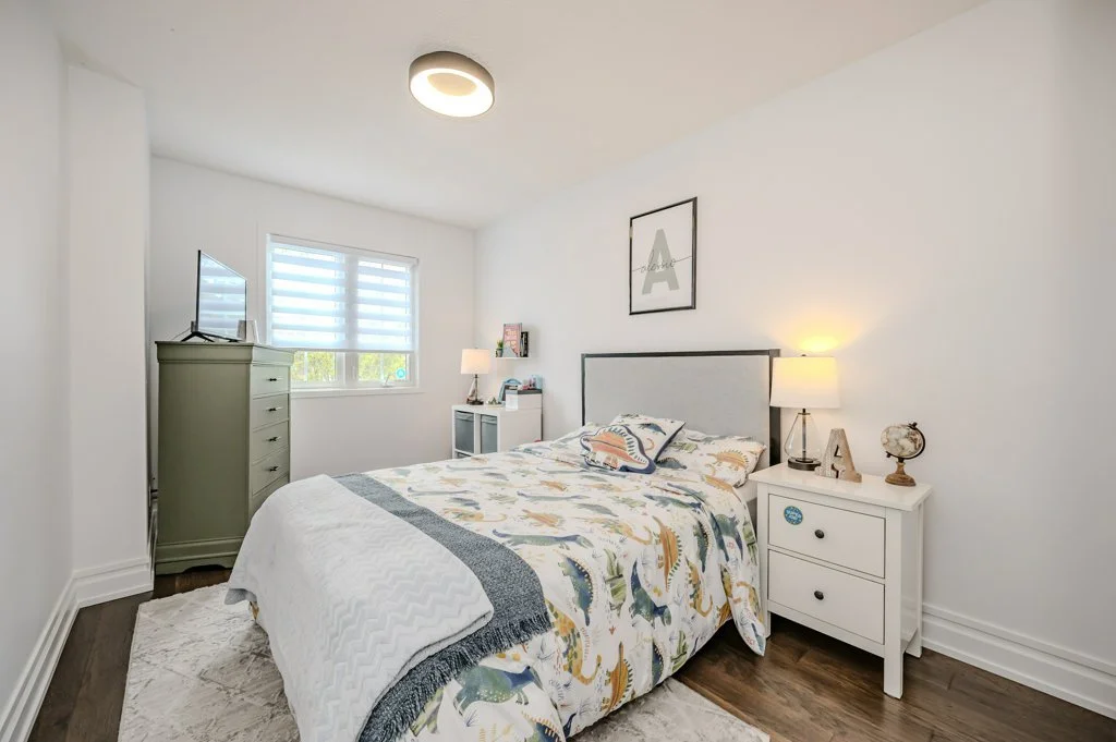 2095 Glenhampton Road - Bedroom 3 - 1.jpg