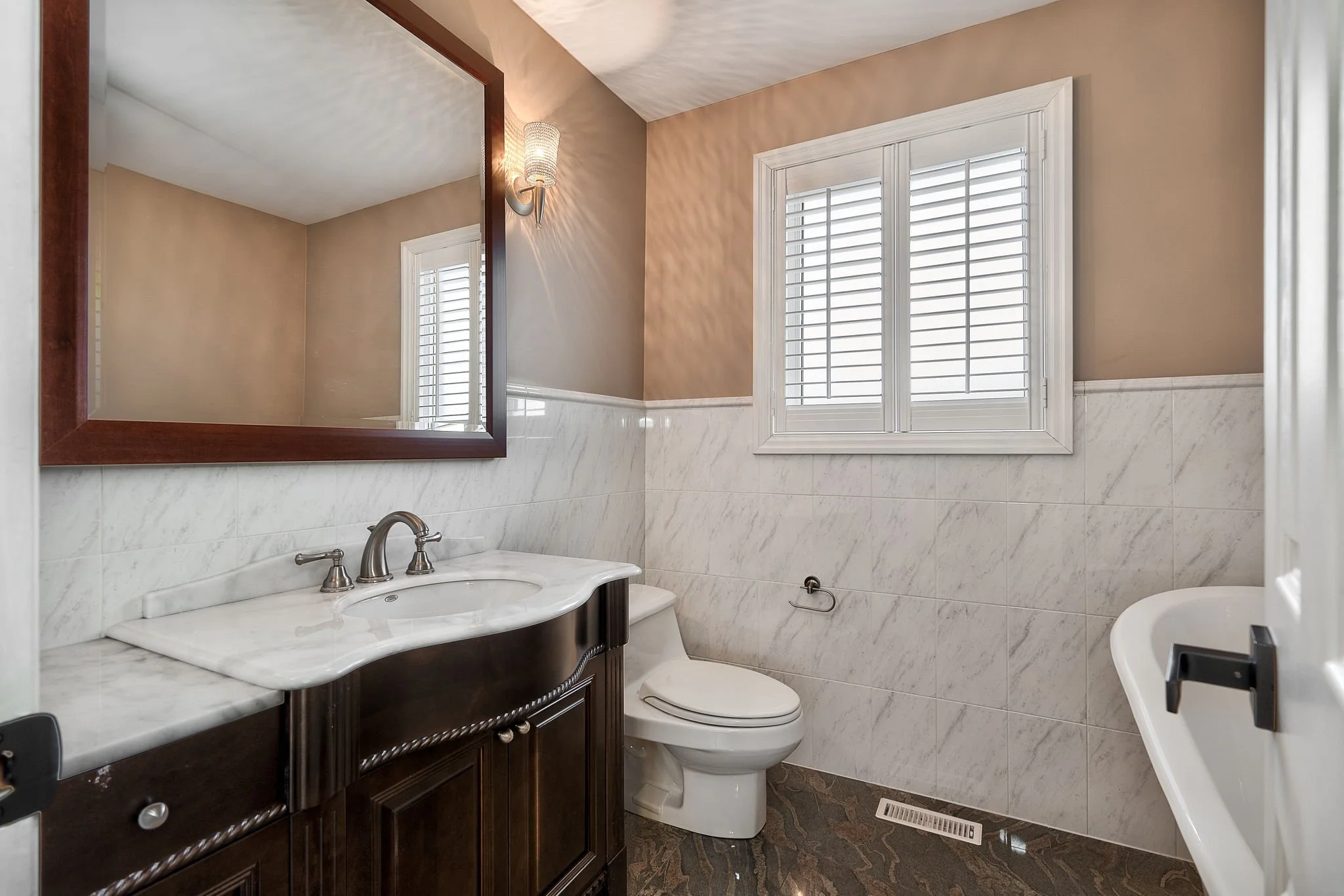 2581 Cynara Road - Primary Ensuite 1.jpg