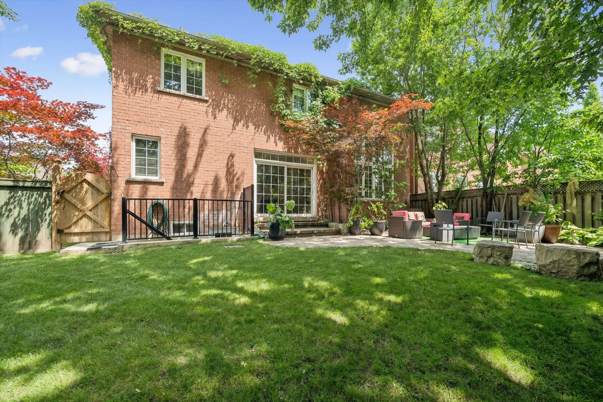 49-Creek Path Ave 049.jpg