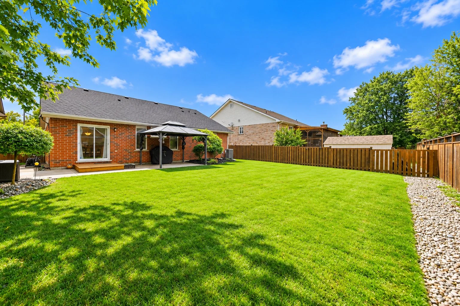 31-44 Thorold Ave-031 Edit.jpg