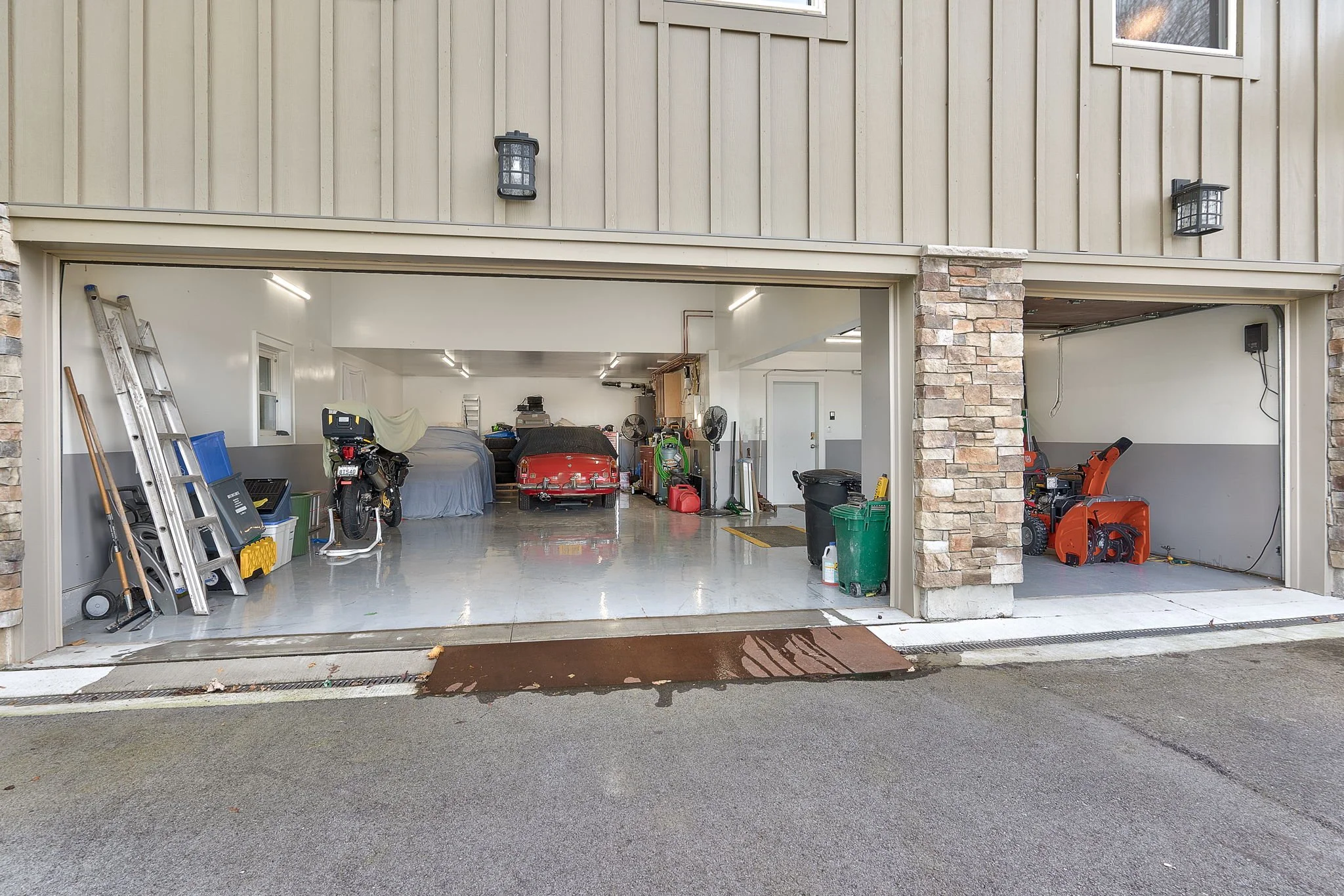 Garage 1.jpg