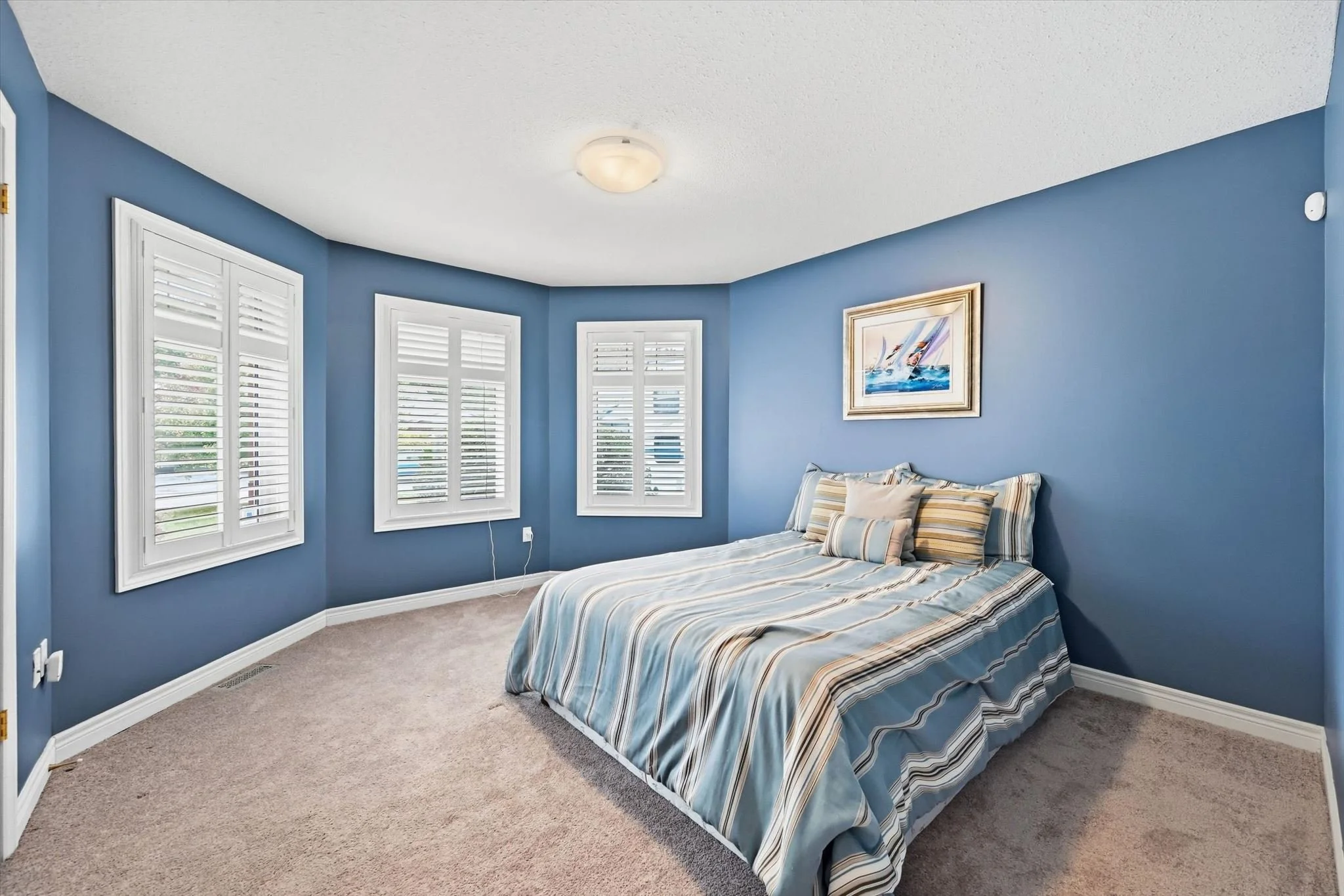 27-44 Thorold Ave-027.jpg