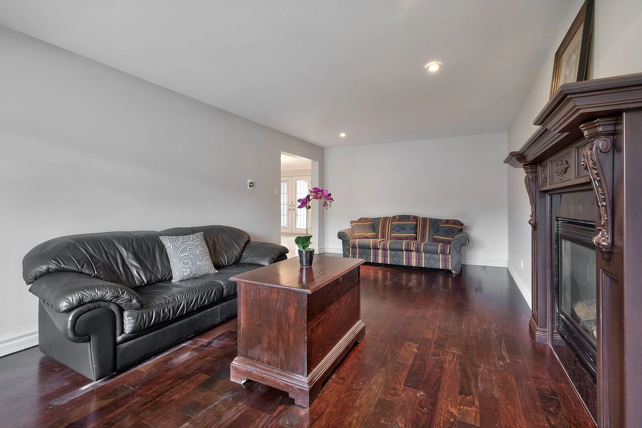 2581 Cynara Road - Family Room 3.jpg
