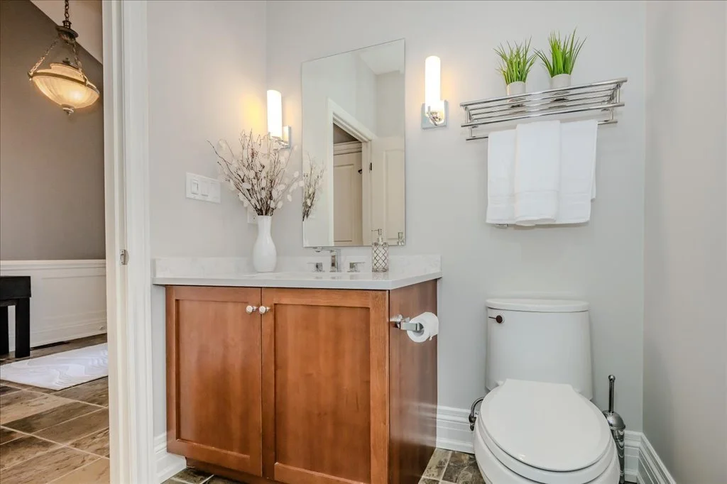 2247 Dewsbury Drive - Main Bathroom 1.jpg