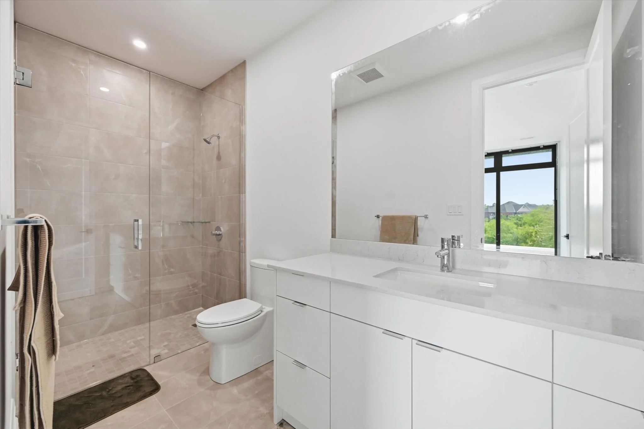 48-36 Windemere Rd-047.jpg
