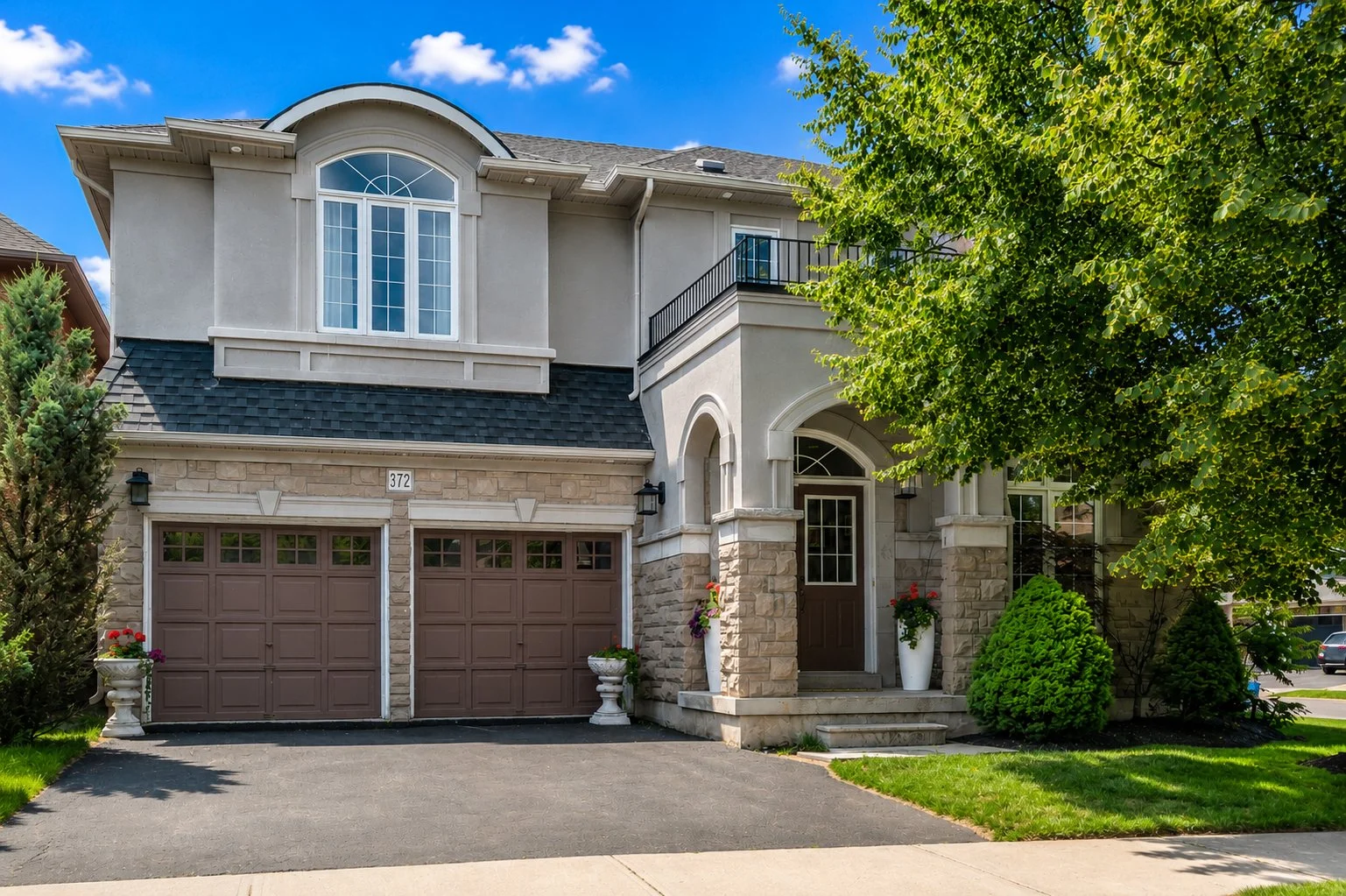 372 Creek Path Avenue, Oakville