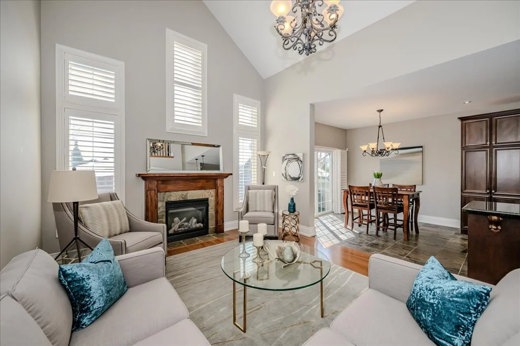 2247 Dewsbury Drive - Living Room 4.jpg