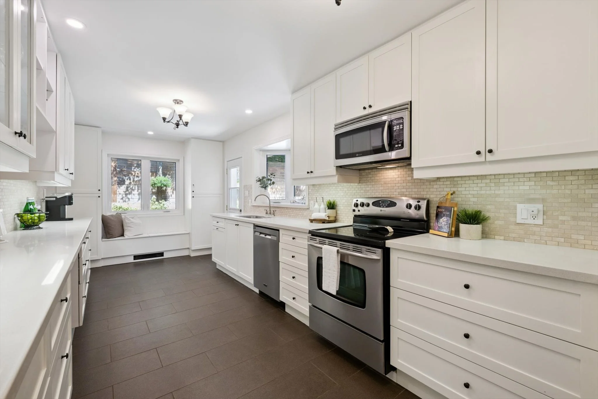 13-Lloyd Manor Rd 013.jpg