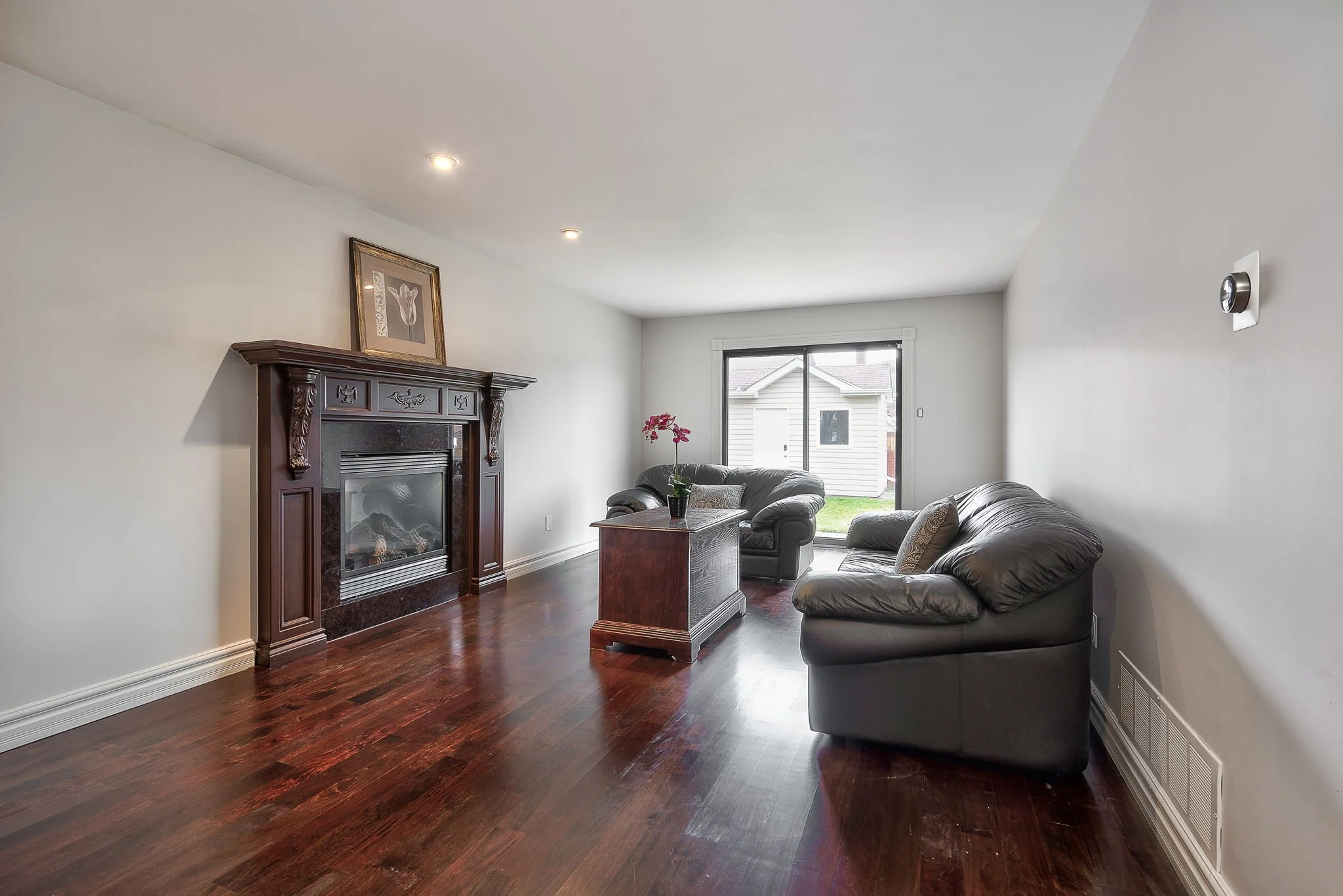 2581 Cynara Road - Family Room 1.jpg