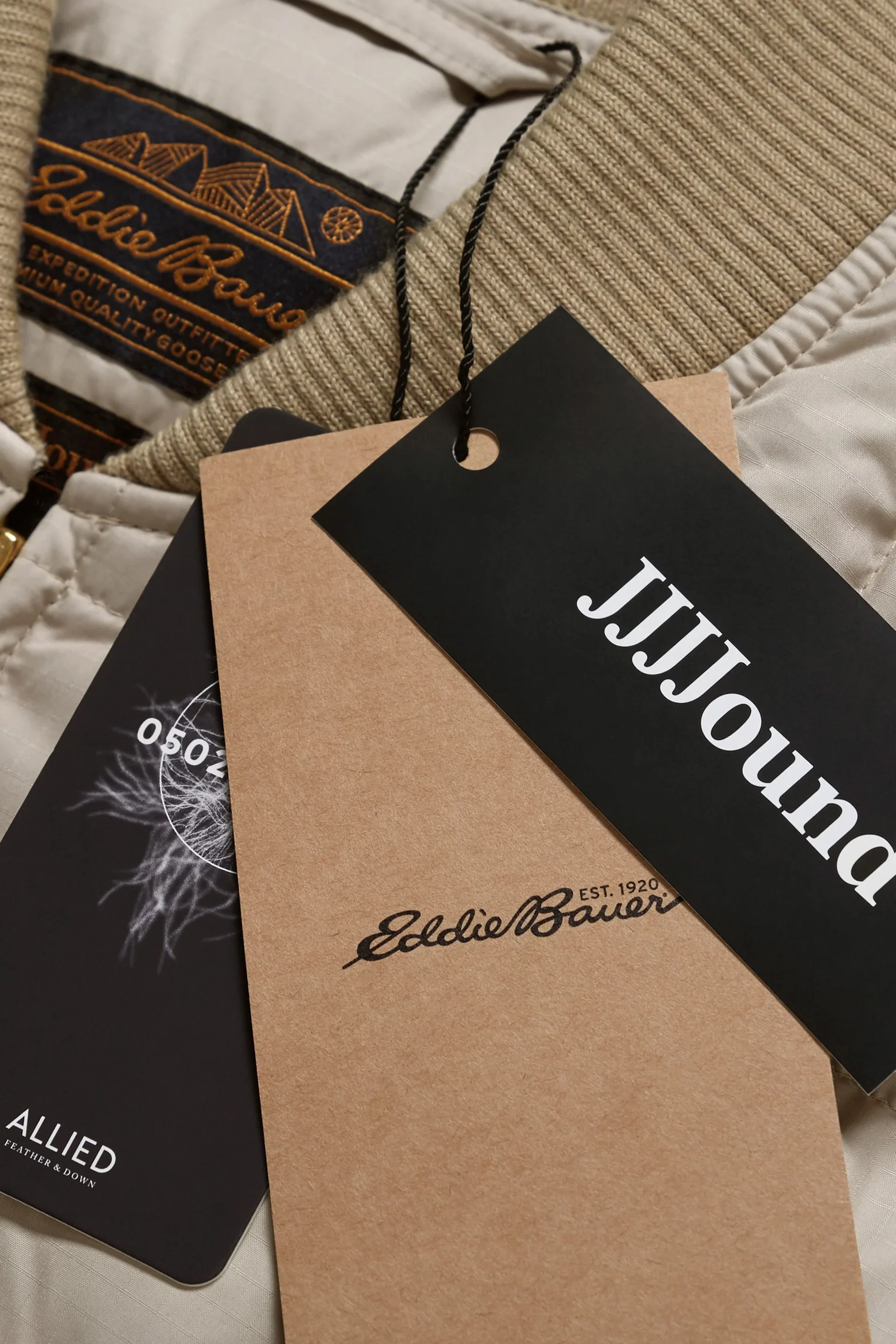 JJJJ_EB_BEIGE_VEST_DETAIL_08_c15fadc0-7ac3-42e1-883d-885ab6b5932e.jpg