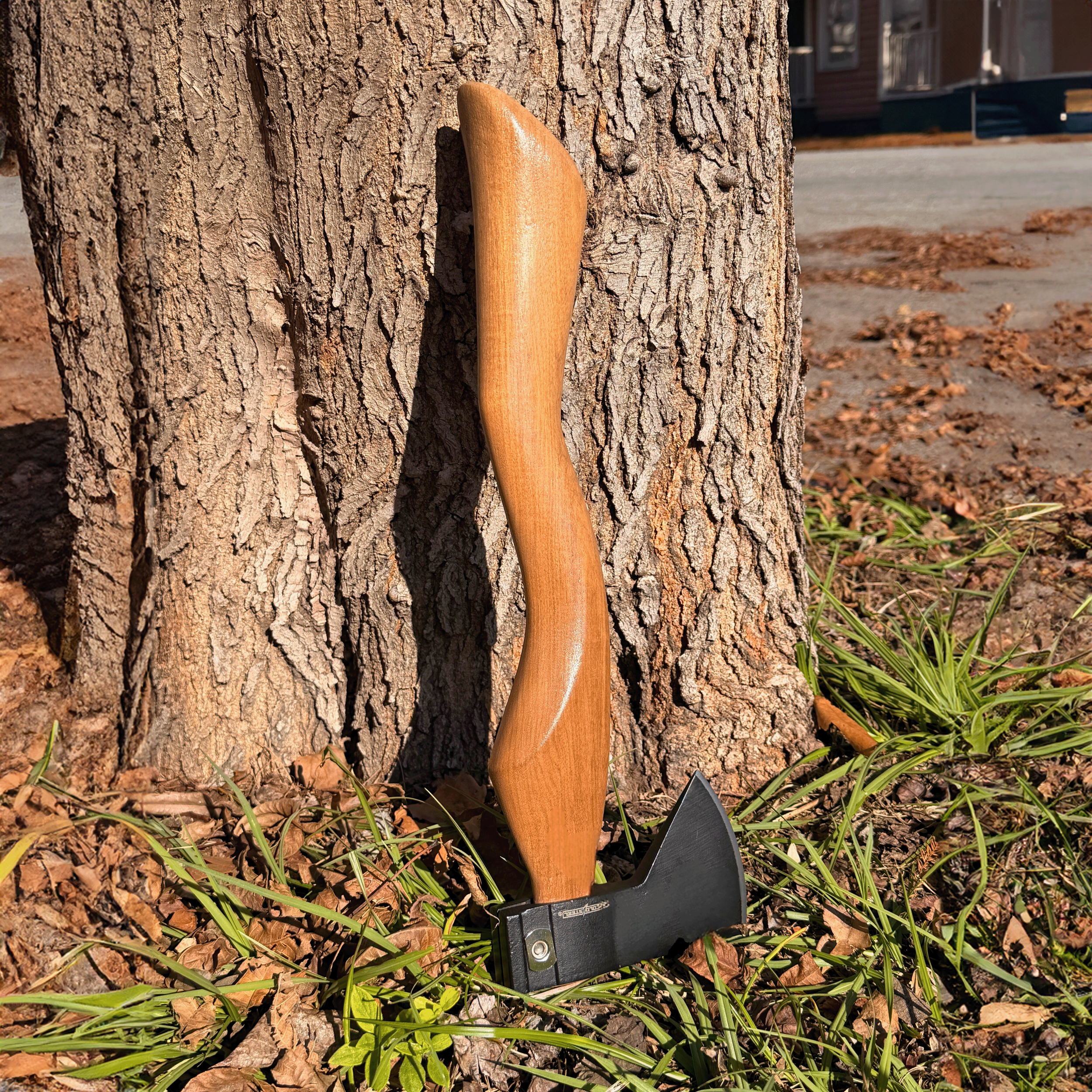 Securis: An Ergonomic Take to an Axe
