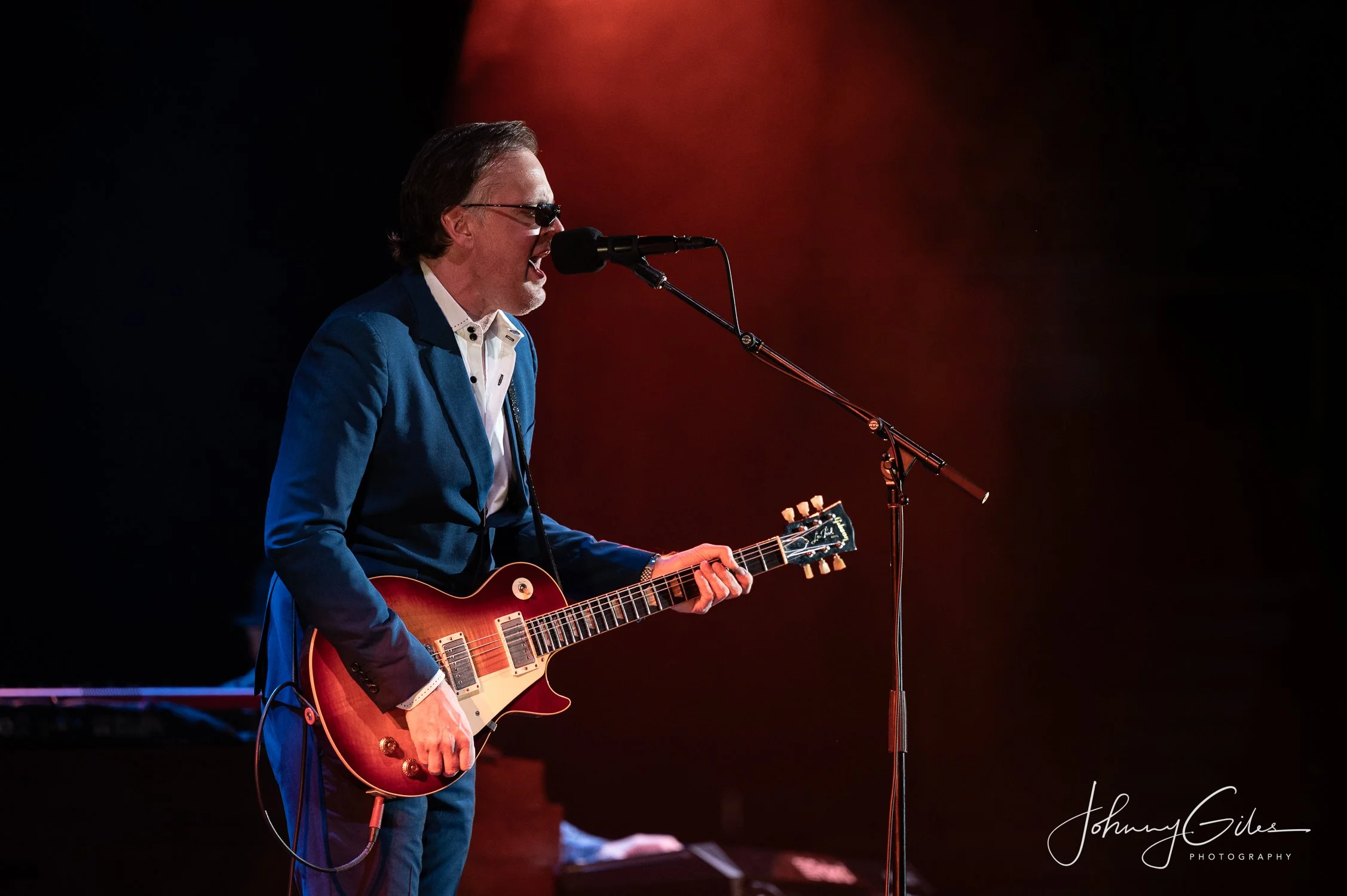 Joe Bonamassa&nbsp;Commands Hertz Arena With Precision and Power