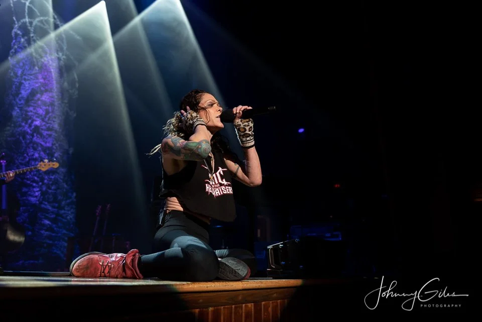 Beth Hart&nbsp;Delivers a Raw, Soul-Baring Performance in Nashville