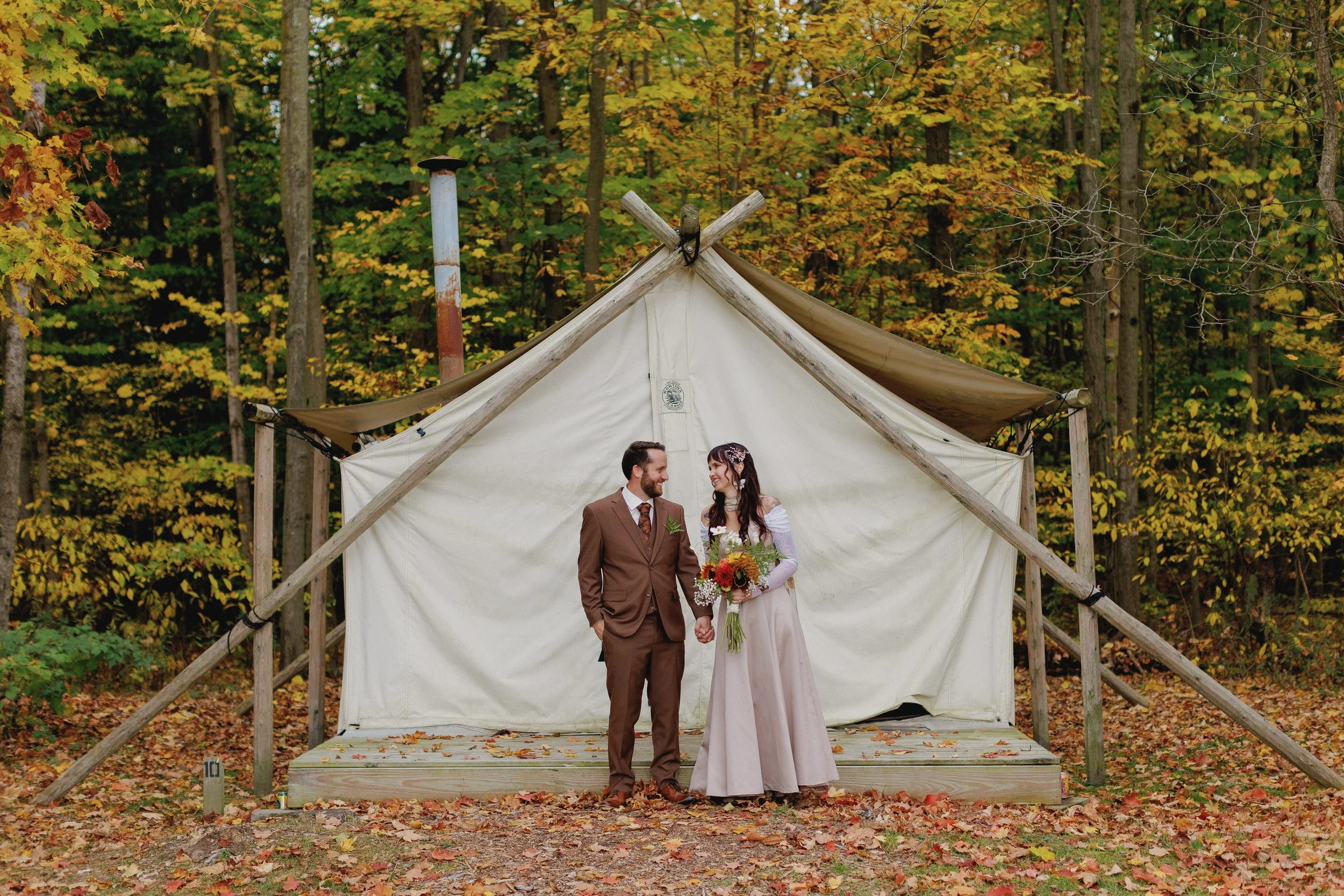 Olivia + Jared’s glamping wedding at Off Map