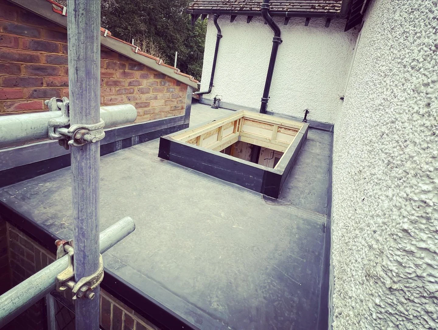 Rubber Flat Roofing Solutions