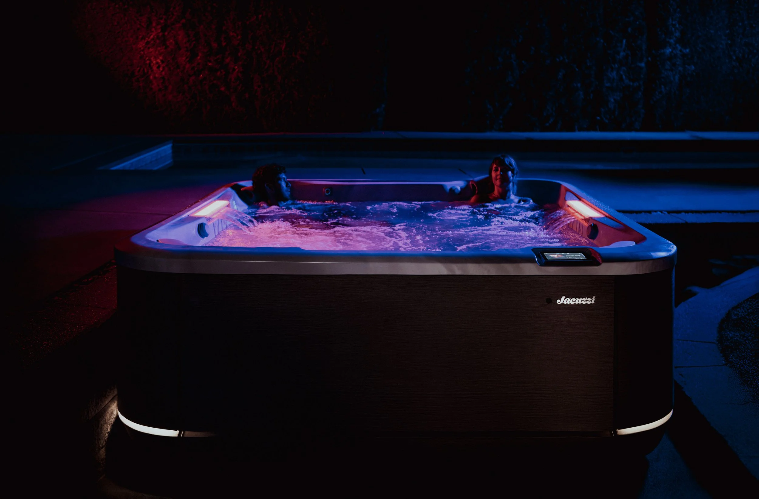 20250818-25_08_18_Jacuzzi_J5_Talent_PM_1169-PerspectiveEdit_Smaller.jpg