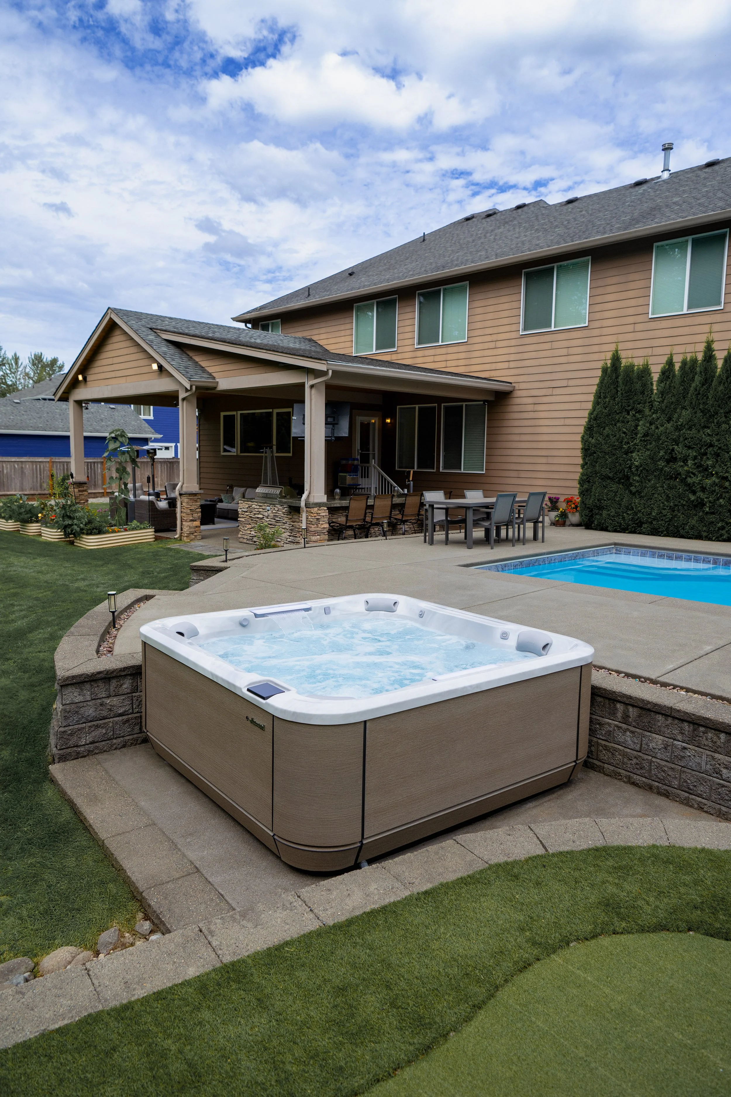 20250818-25_08_18_Jacuzzi_J5_Product_0053-Edit_Smaller.jpg