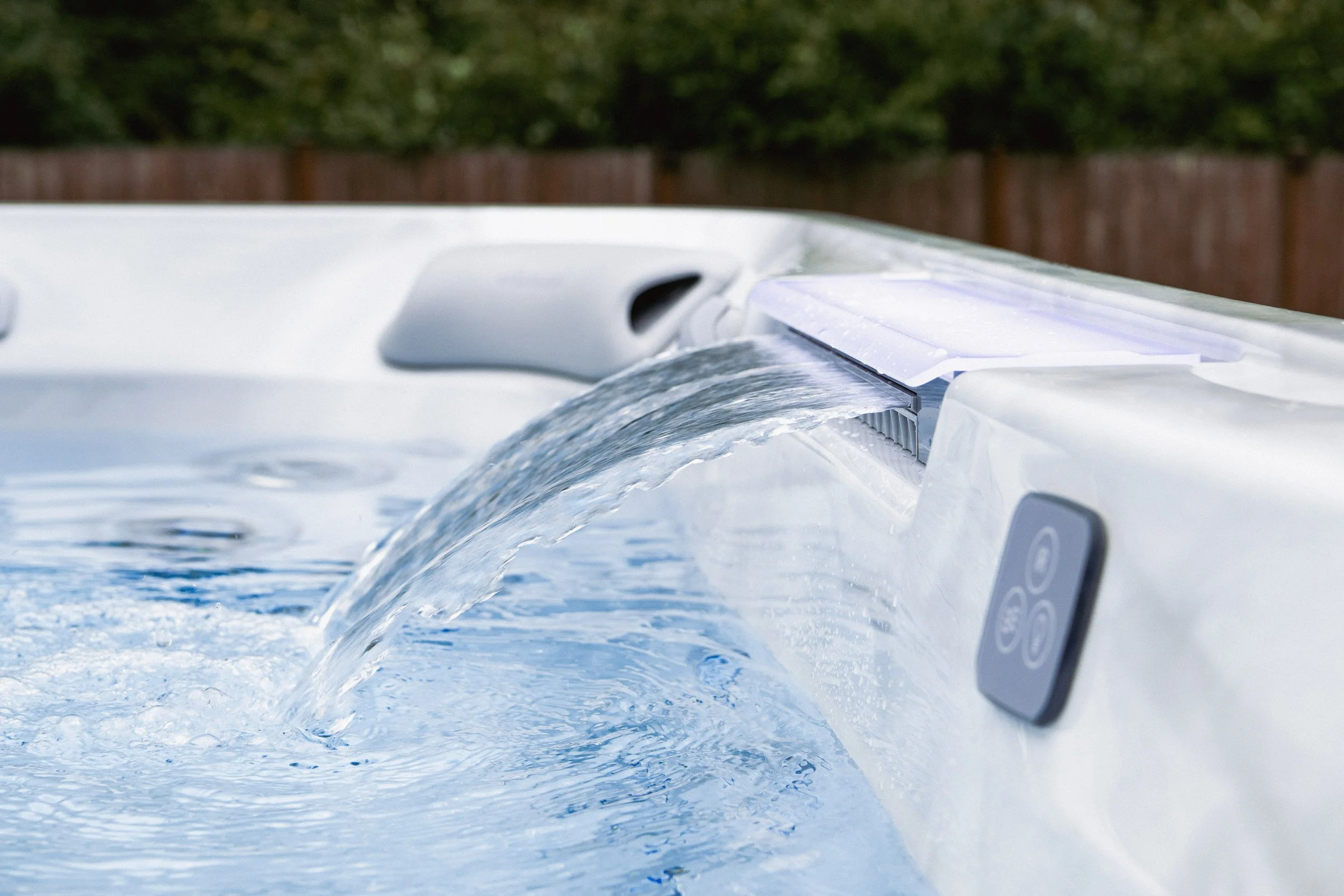 20250818-25_08_18_Jacuzzi_J5_Product_0081-Edit_Smaller.jpg