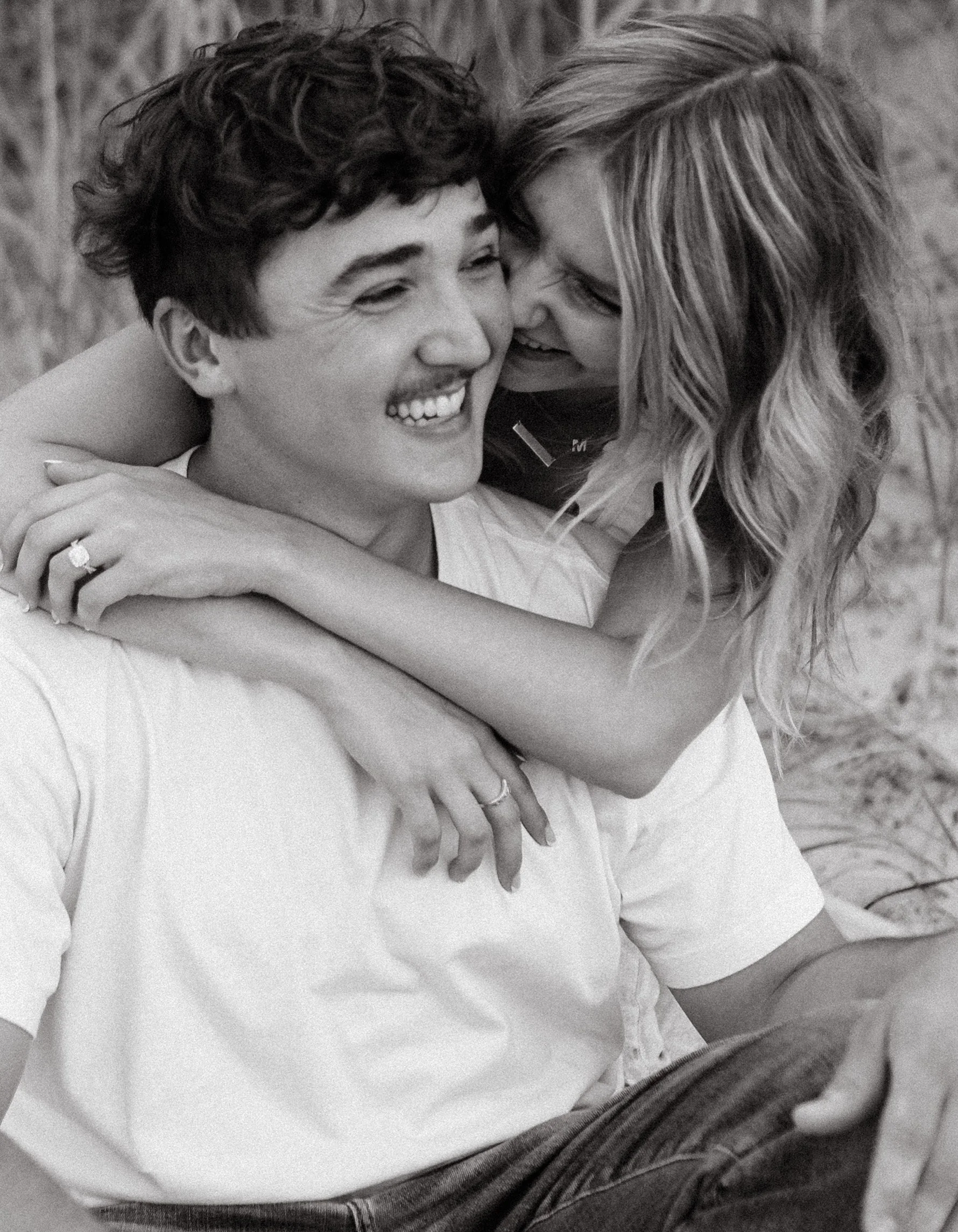 Emotional and cozy engagement photos that feel real, wedding planning for outdoor summer wedding.